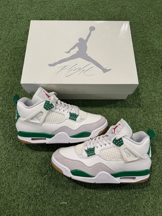 Jordan 4 SB Pine Green (9.5)