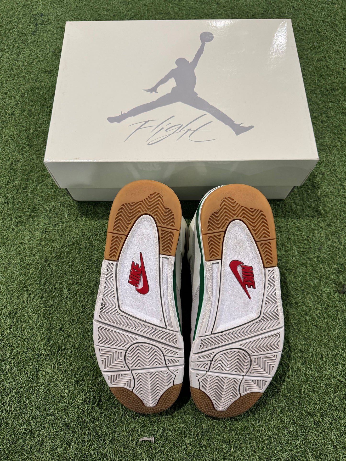 Jordan 4 SB Pine Green (9.5)
