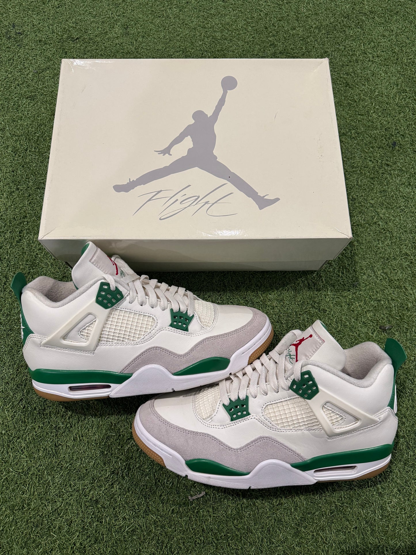 Jordan 4 SB Pine Green (10.5)