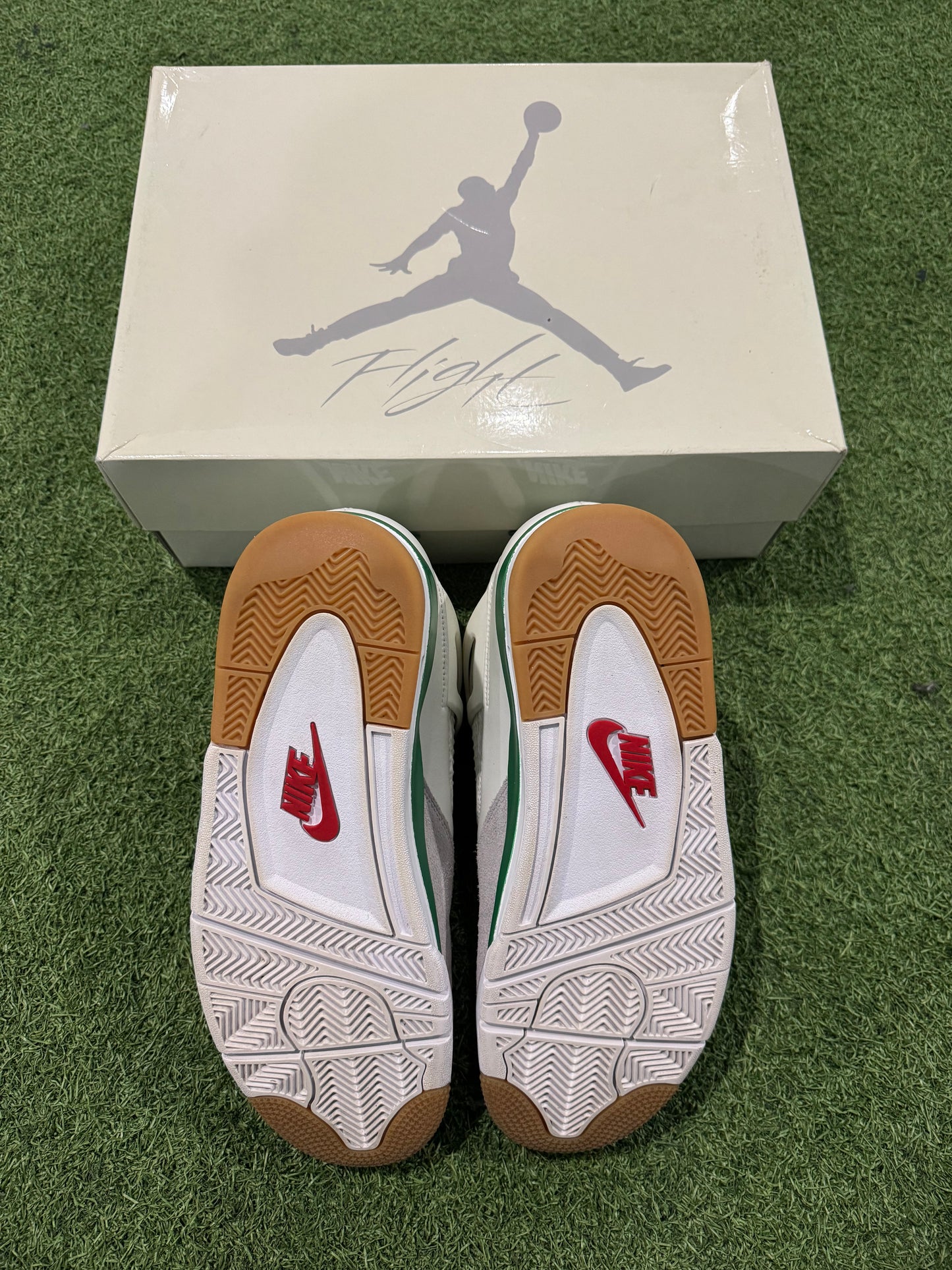 Jordan 4 SB Pine Green (10.5)