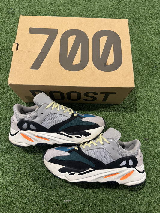 Yeezy 700 Waverunner (10.5)