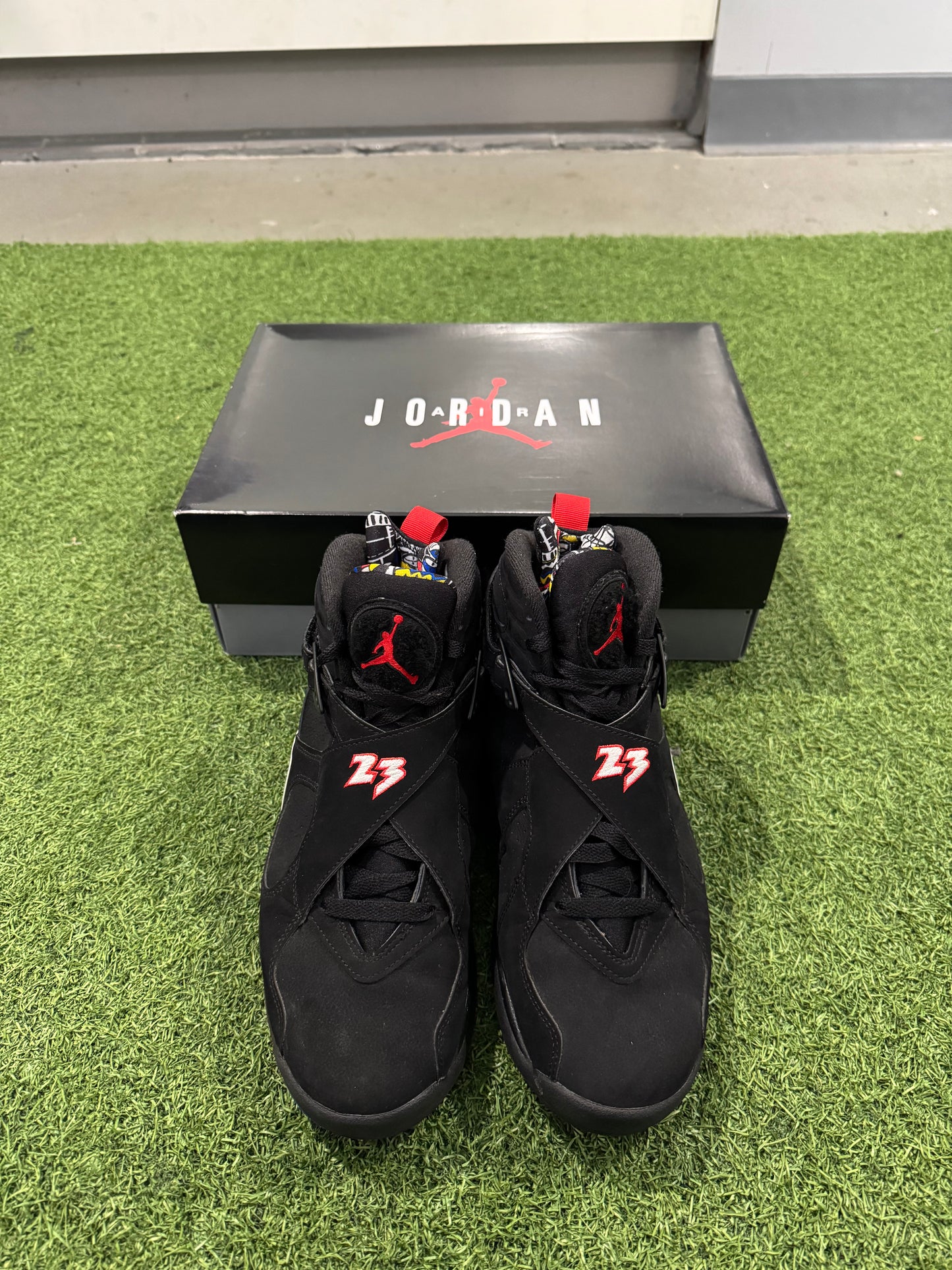 Jordan 8 Playoffs (8.5)