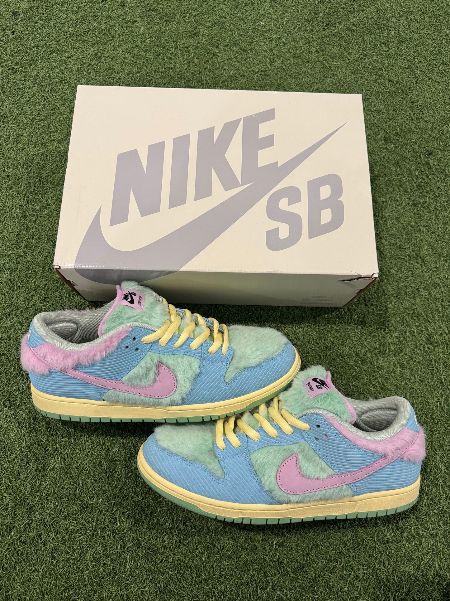 Dunk Low SB Verdy (11)