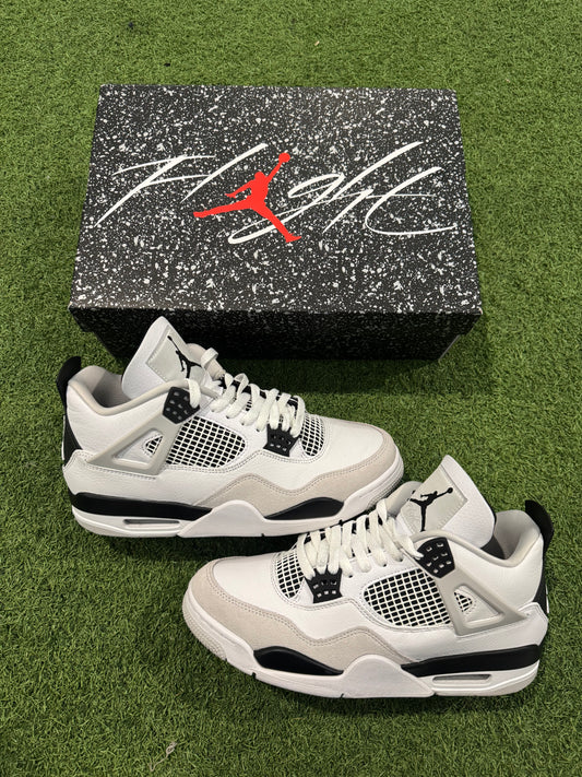 Jordan 4 Military Black (9)