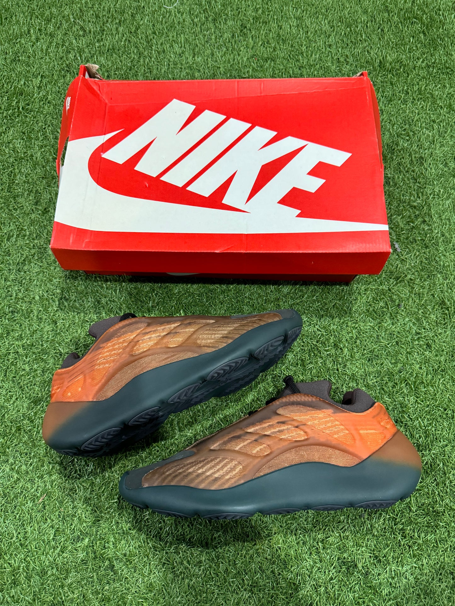 Yeezy 700 V3 Copper Fade (11)