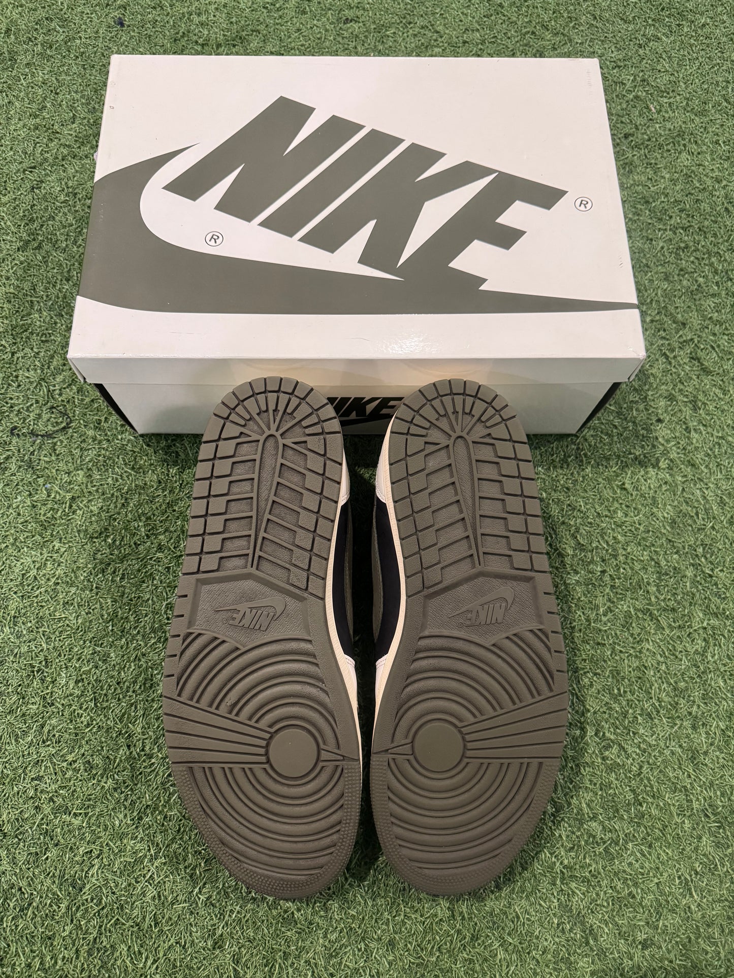 Jordan 1 Low Travis Scott Olive (13W)