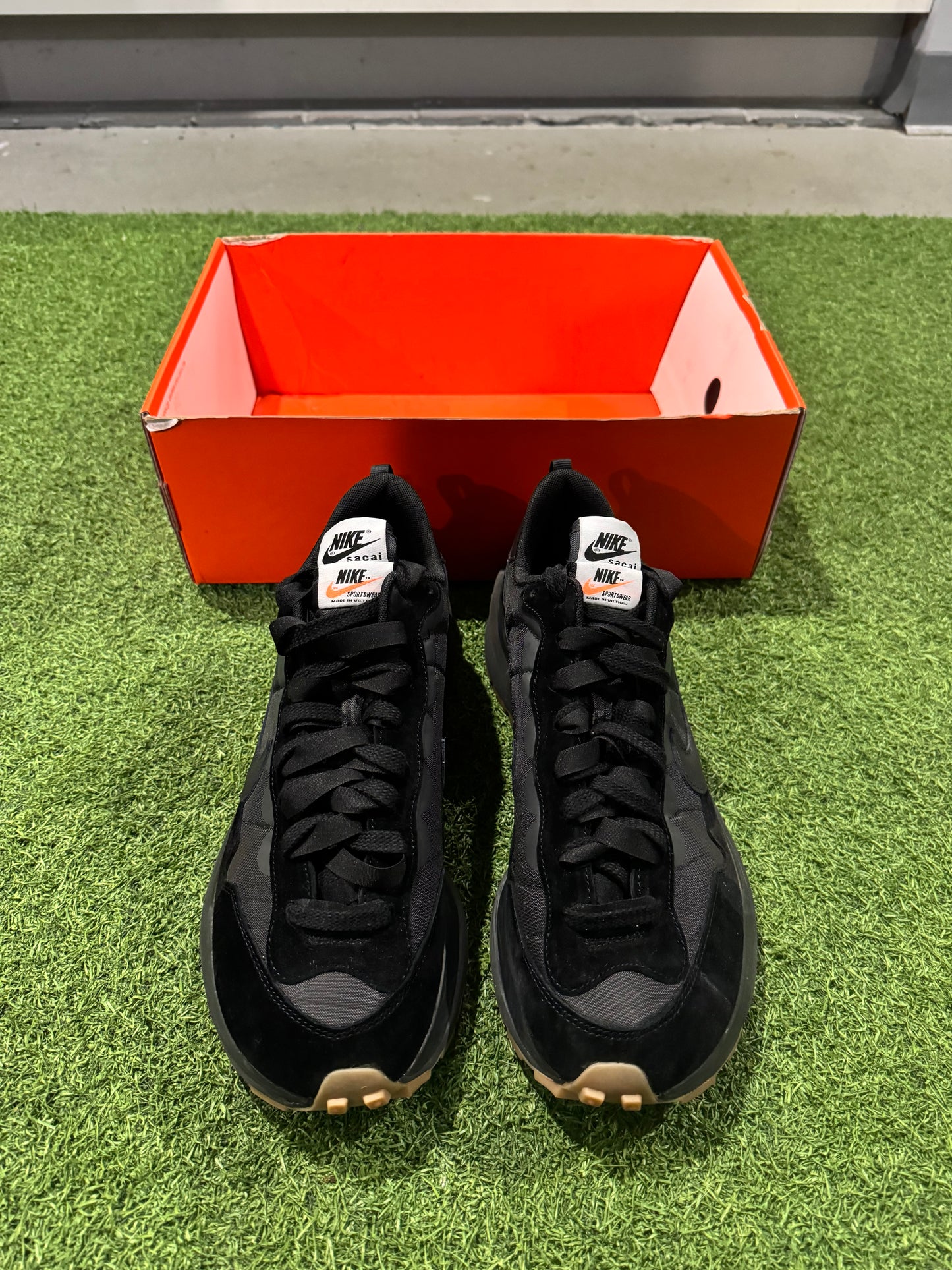 Nike Vaporwaffle Sacai Black Gum (11)