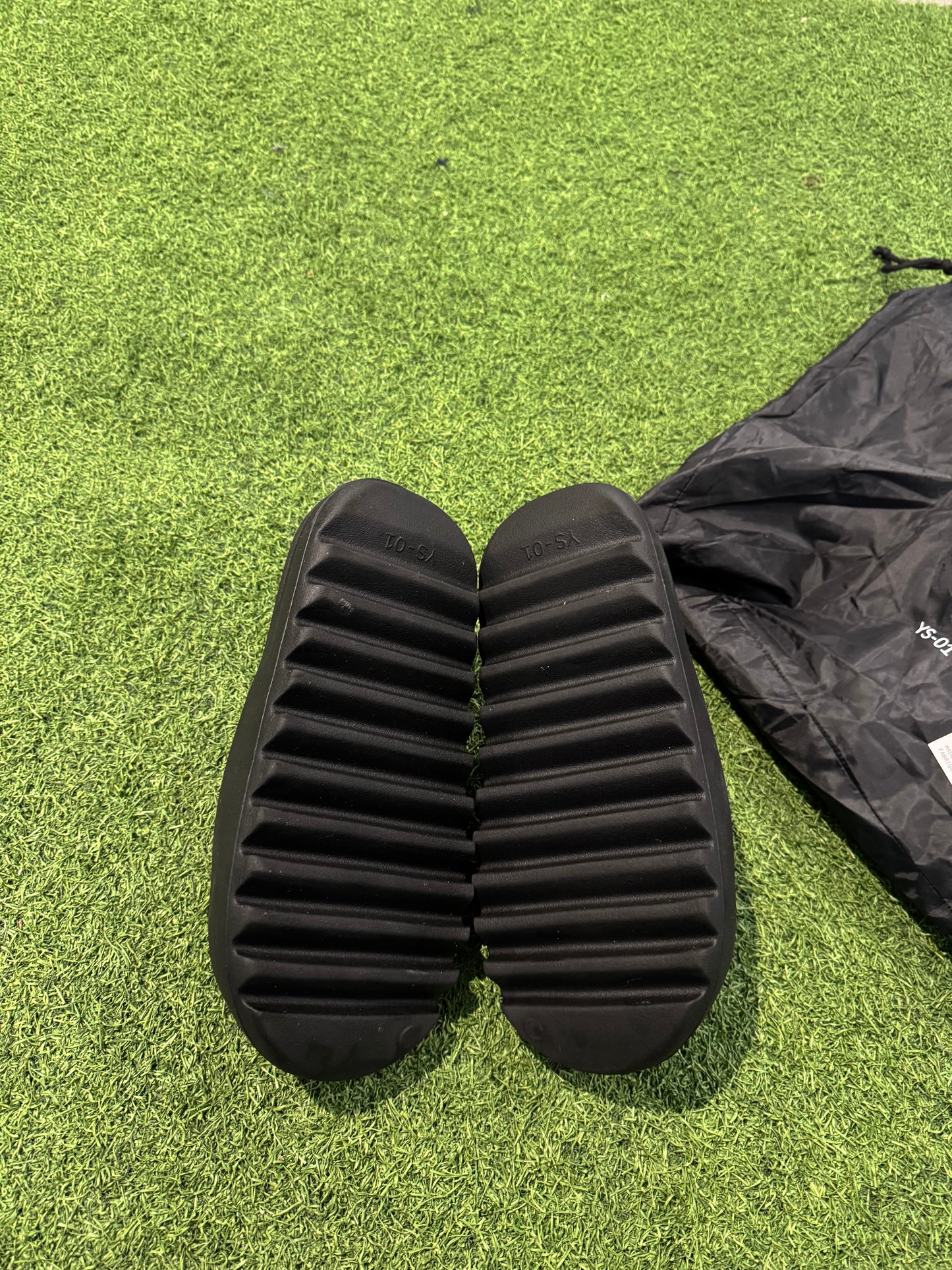 Yeezy YS-01 Slide Black (7)