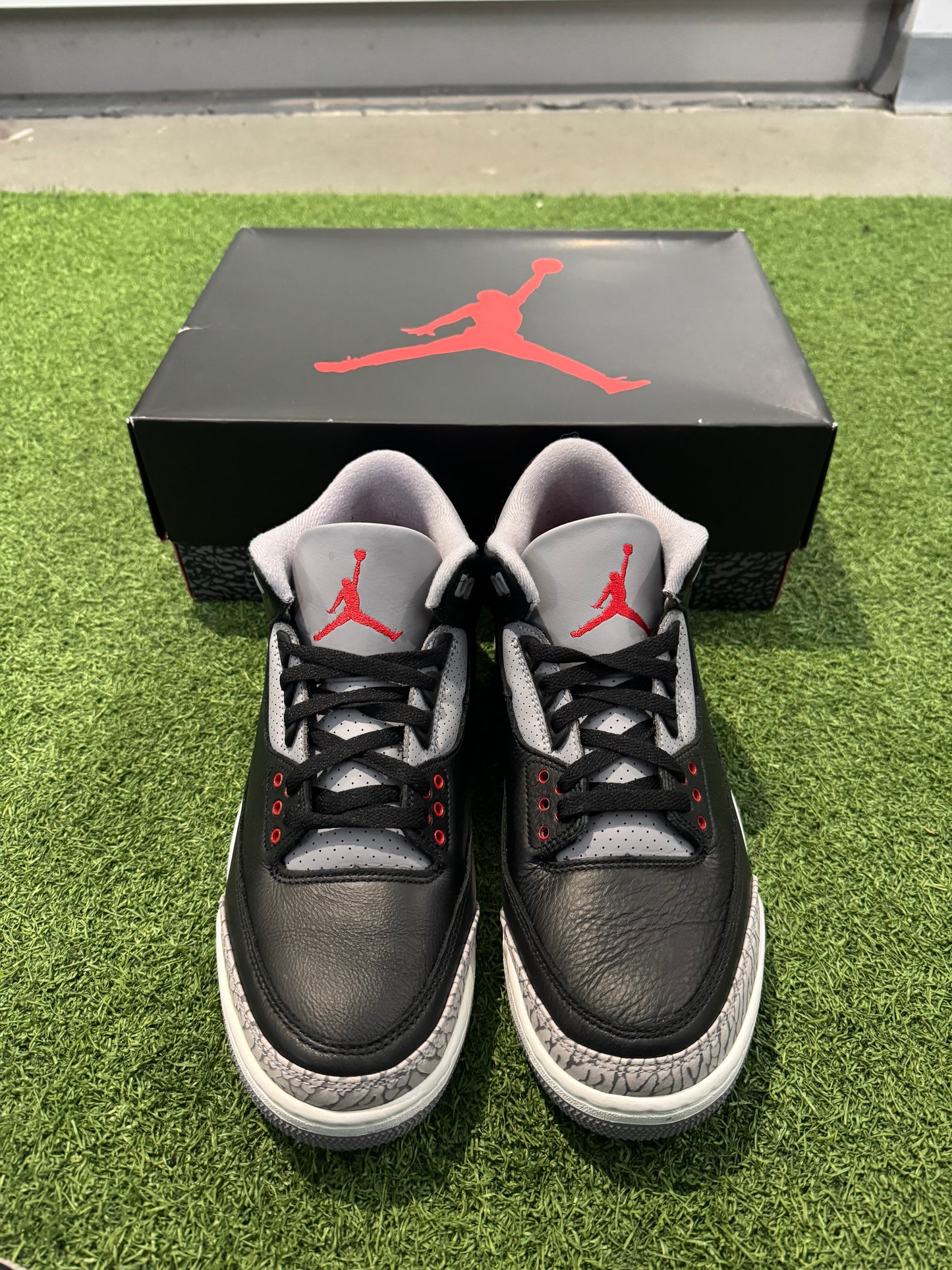 Jordan 3 Black Cement (10.5)
