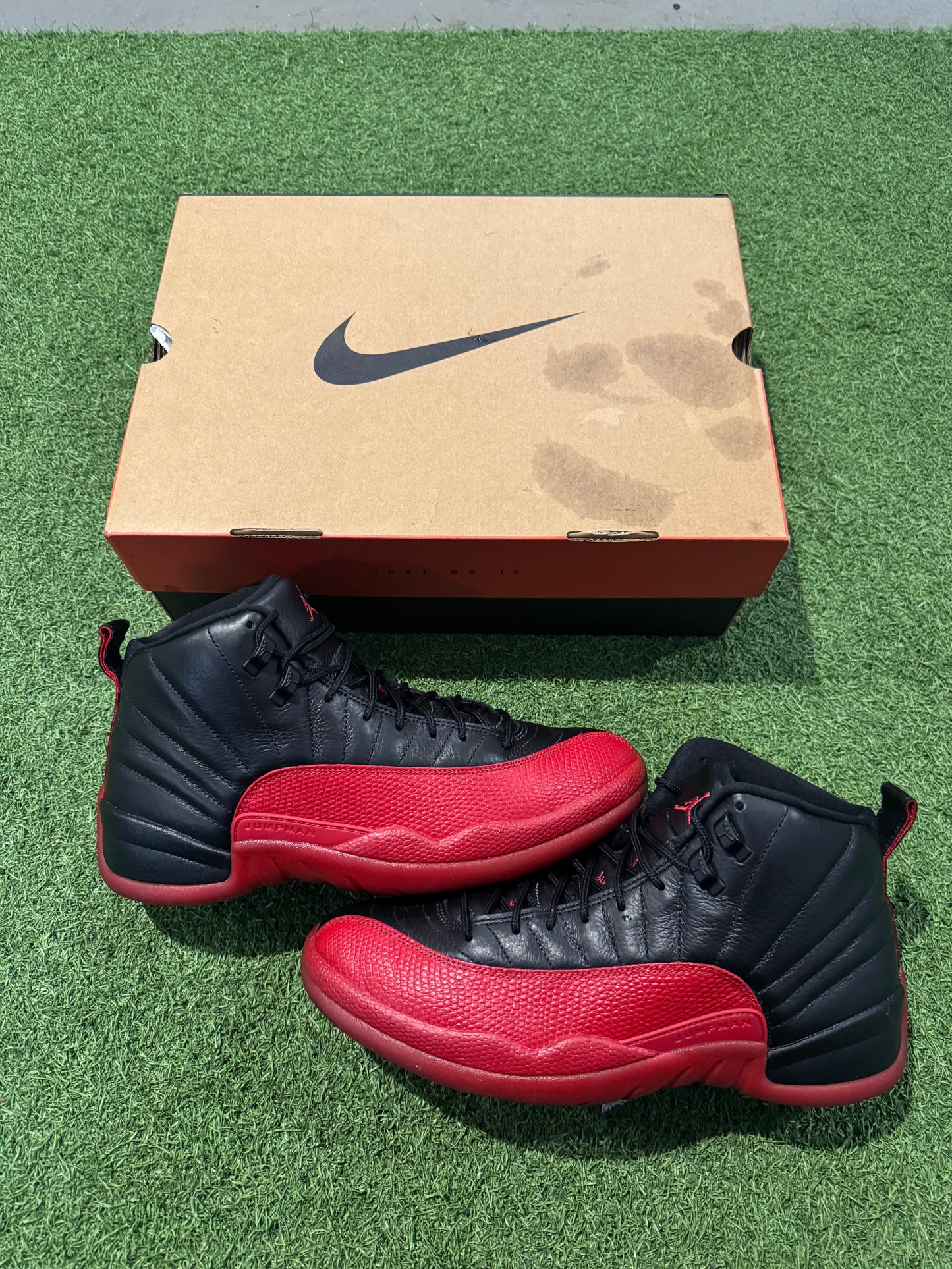 Jordan 12 Flu Game (11)