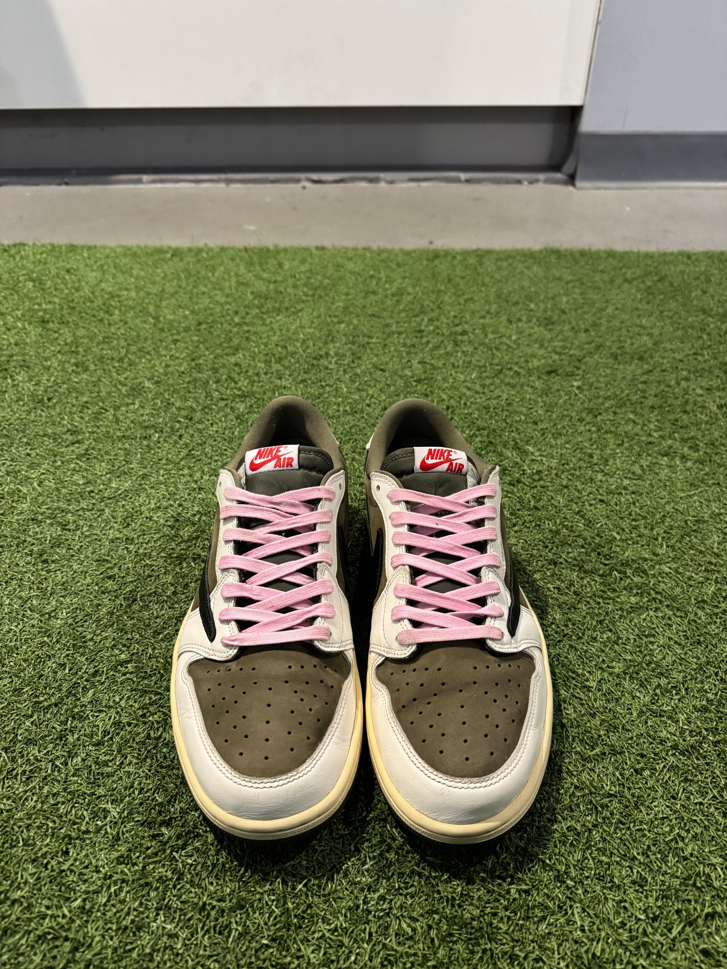 Jordan 1 Low Travis Scott Medium Olive (11)
