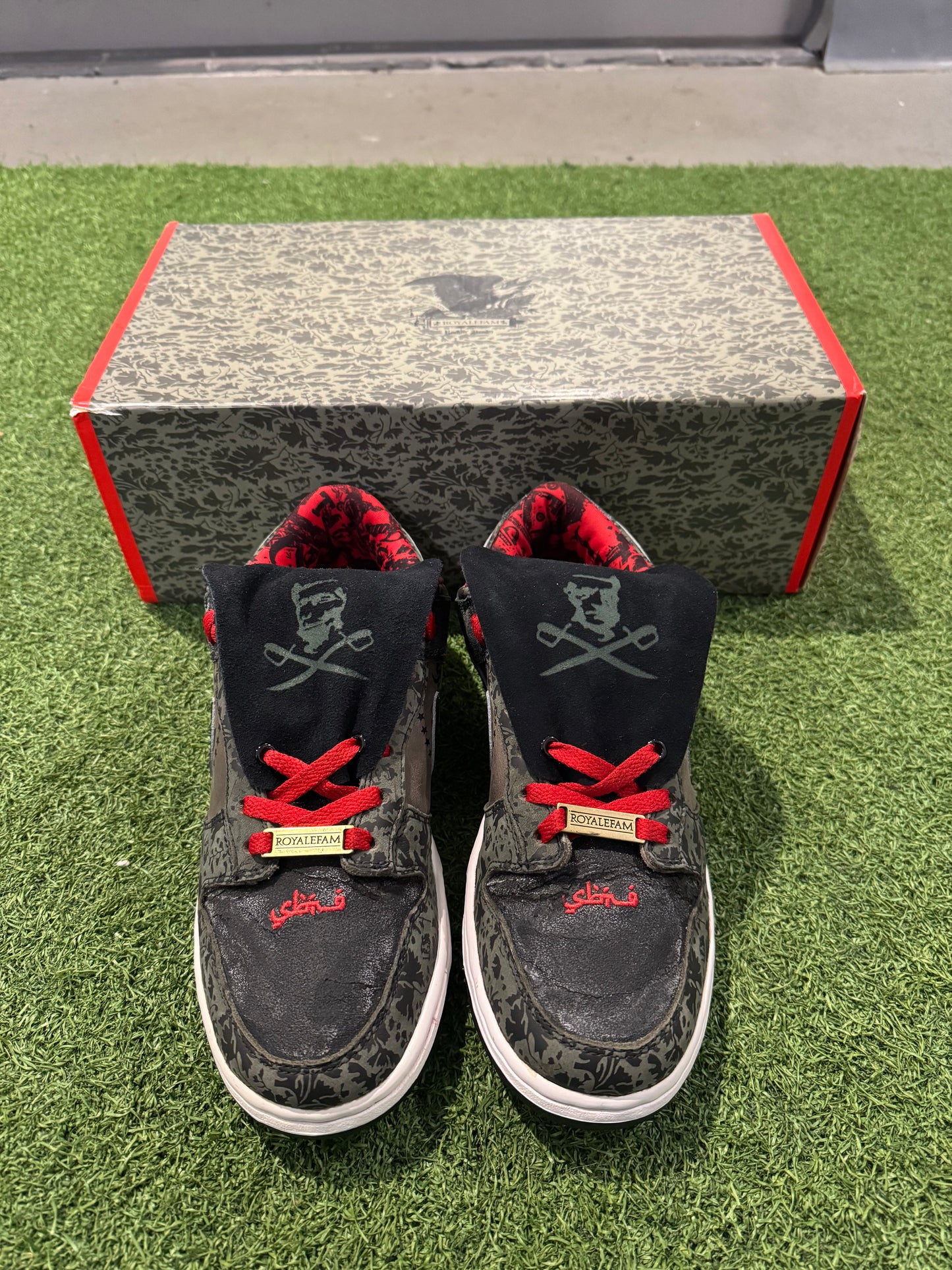 Dunk Low SB SBTG Friends & Family Edition (9)