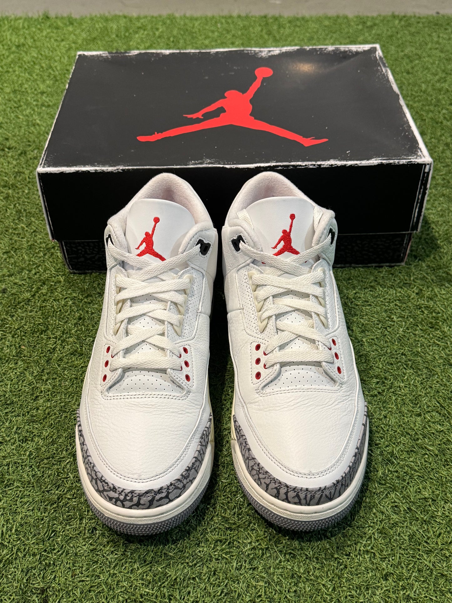 Jordan 3 White Cement (10.5)