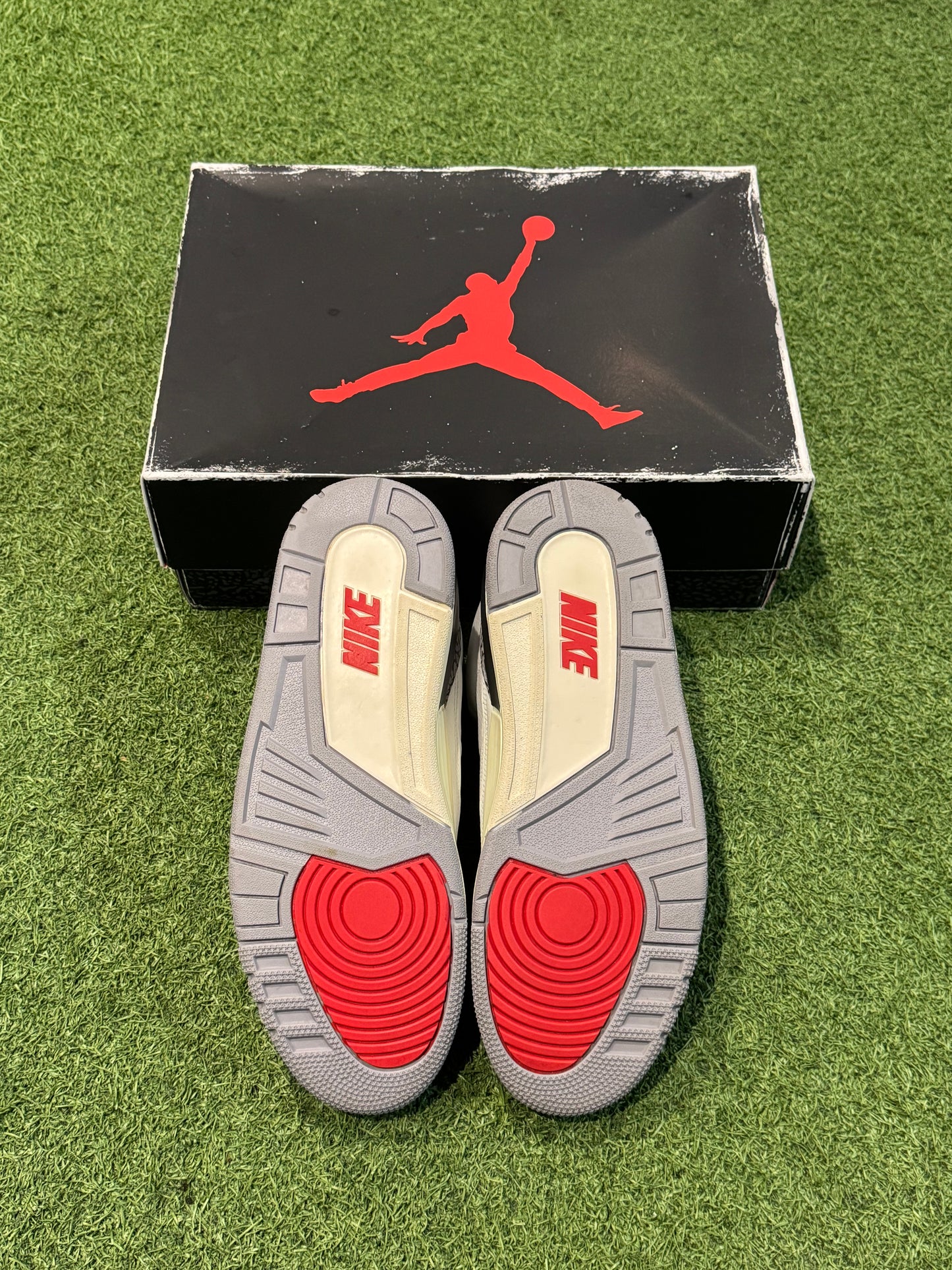 Jordan 3 White Cement (10.5)