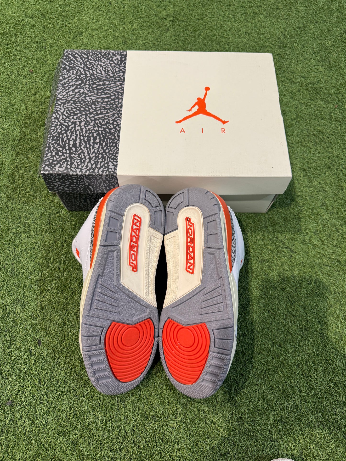 Jordan 3 Georgia Peach (8.5W)