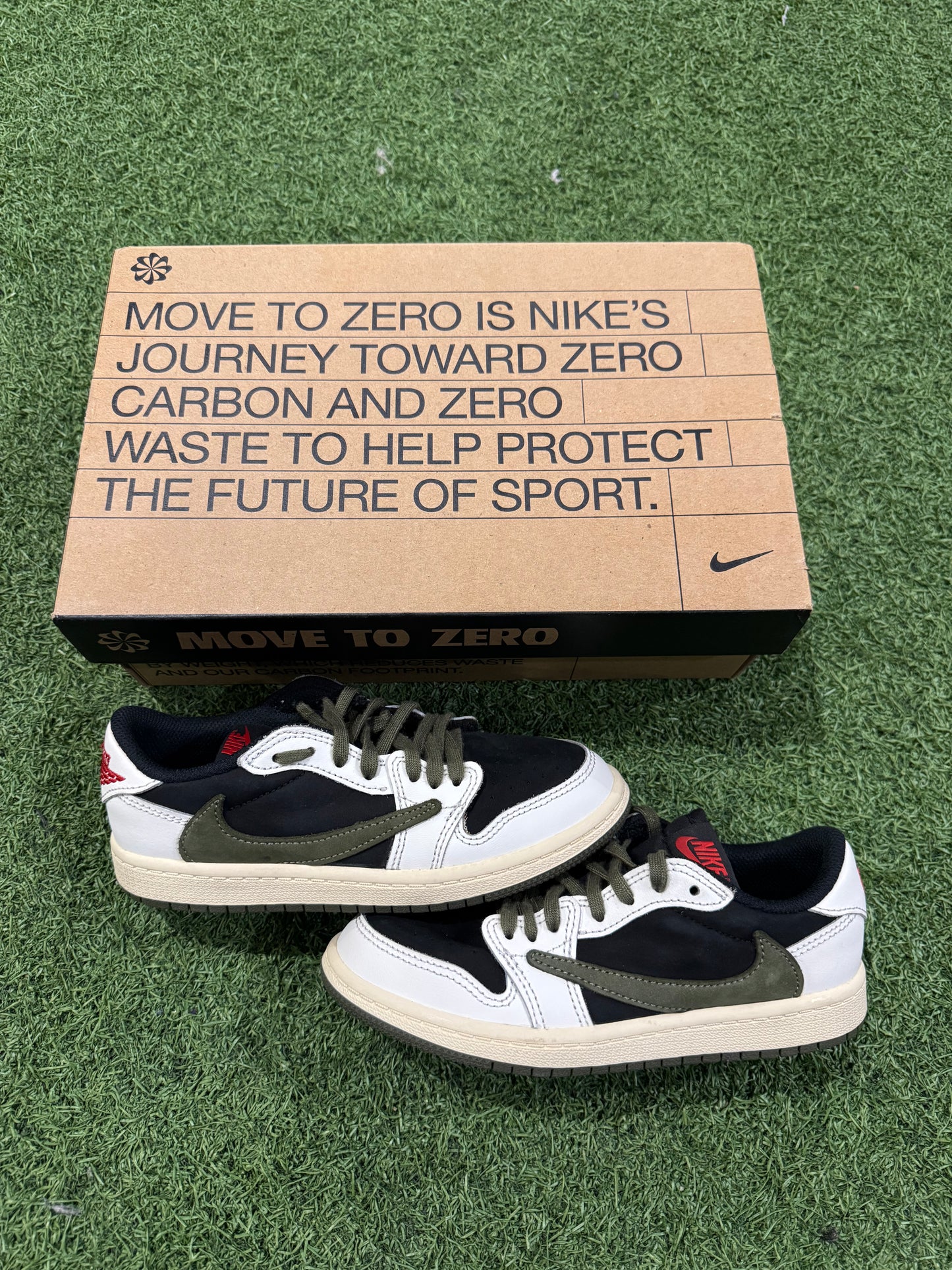 Jordan 1 Low Travis Scott Olive (1Y)