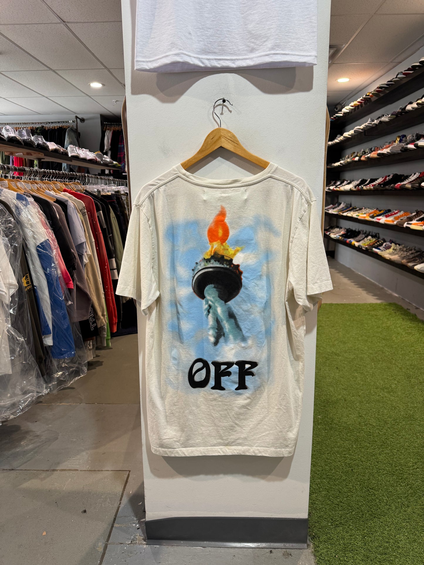 Off-White Statue Of Liberty Tee (XL)
