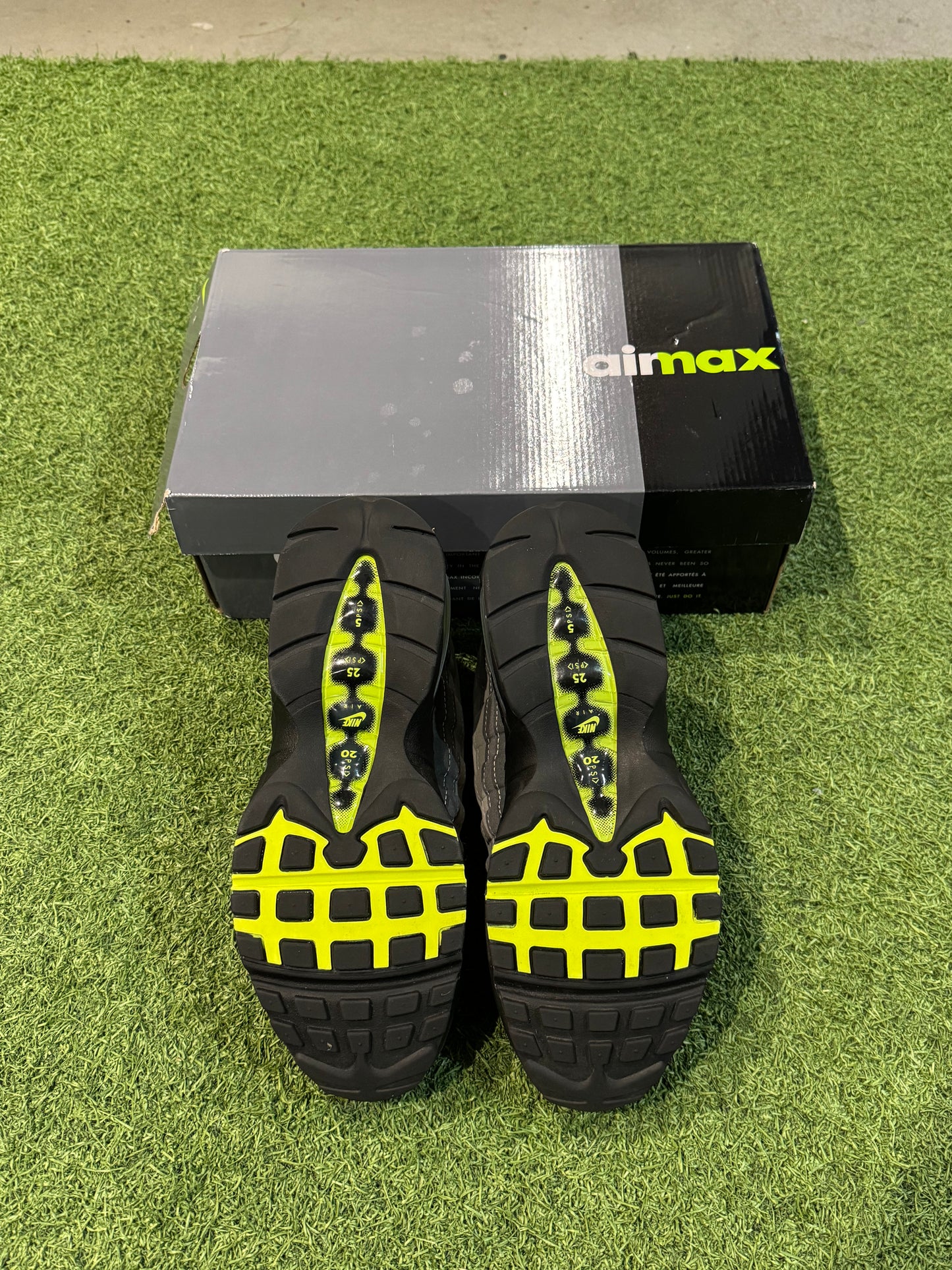 Air Max 95 Big Bubble Neon (8W)