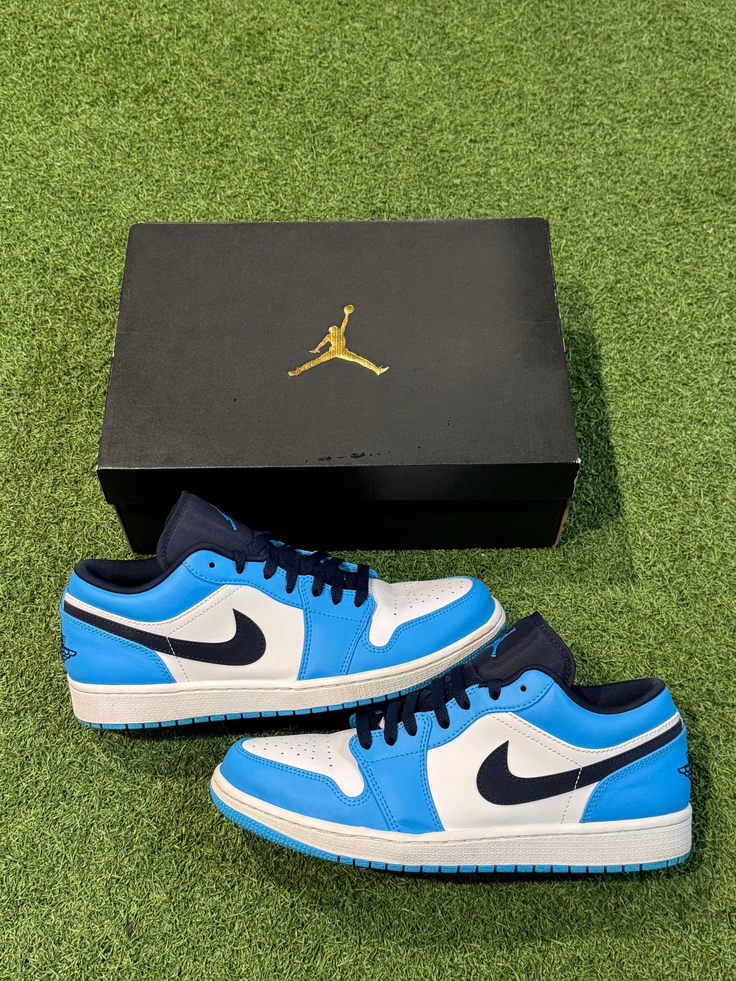 Jordan 1 Low UNC (9.5)