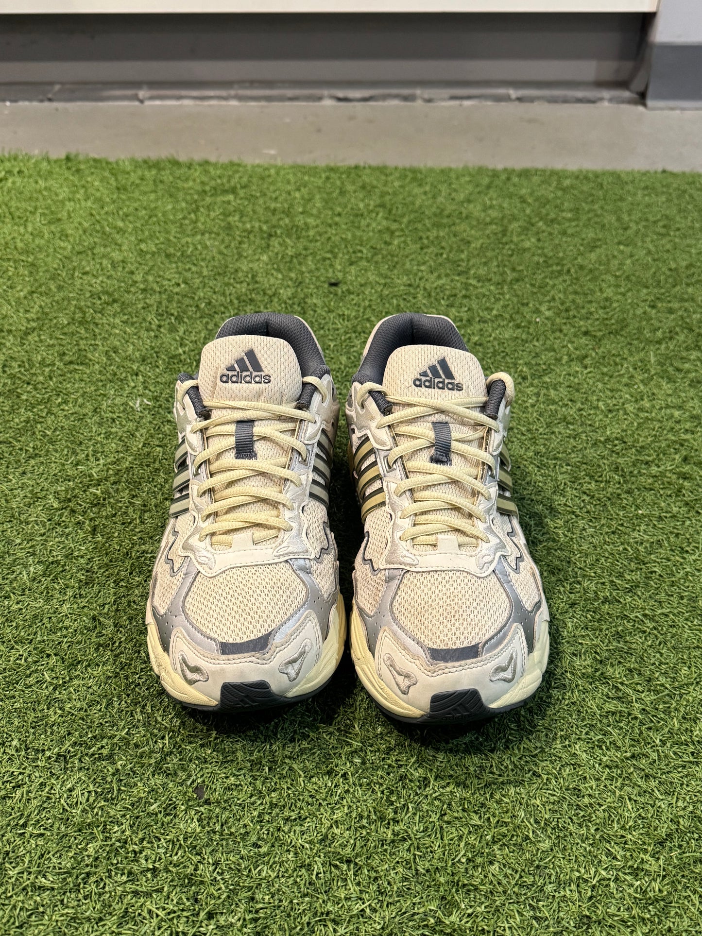 Adidas Bad Bunny Response CL (9.5)