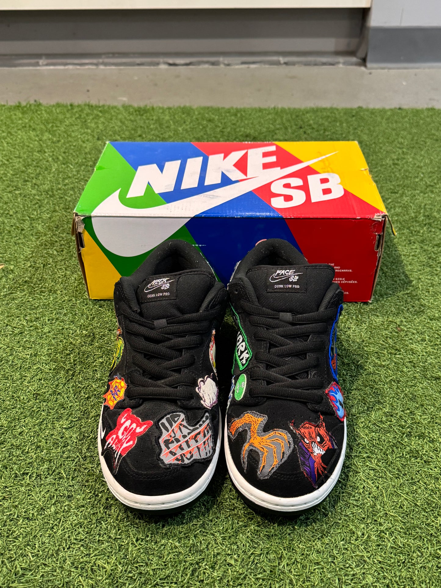 Dunk Low SB Neckface (8.5)