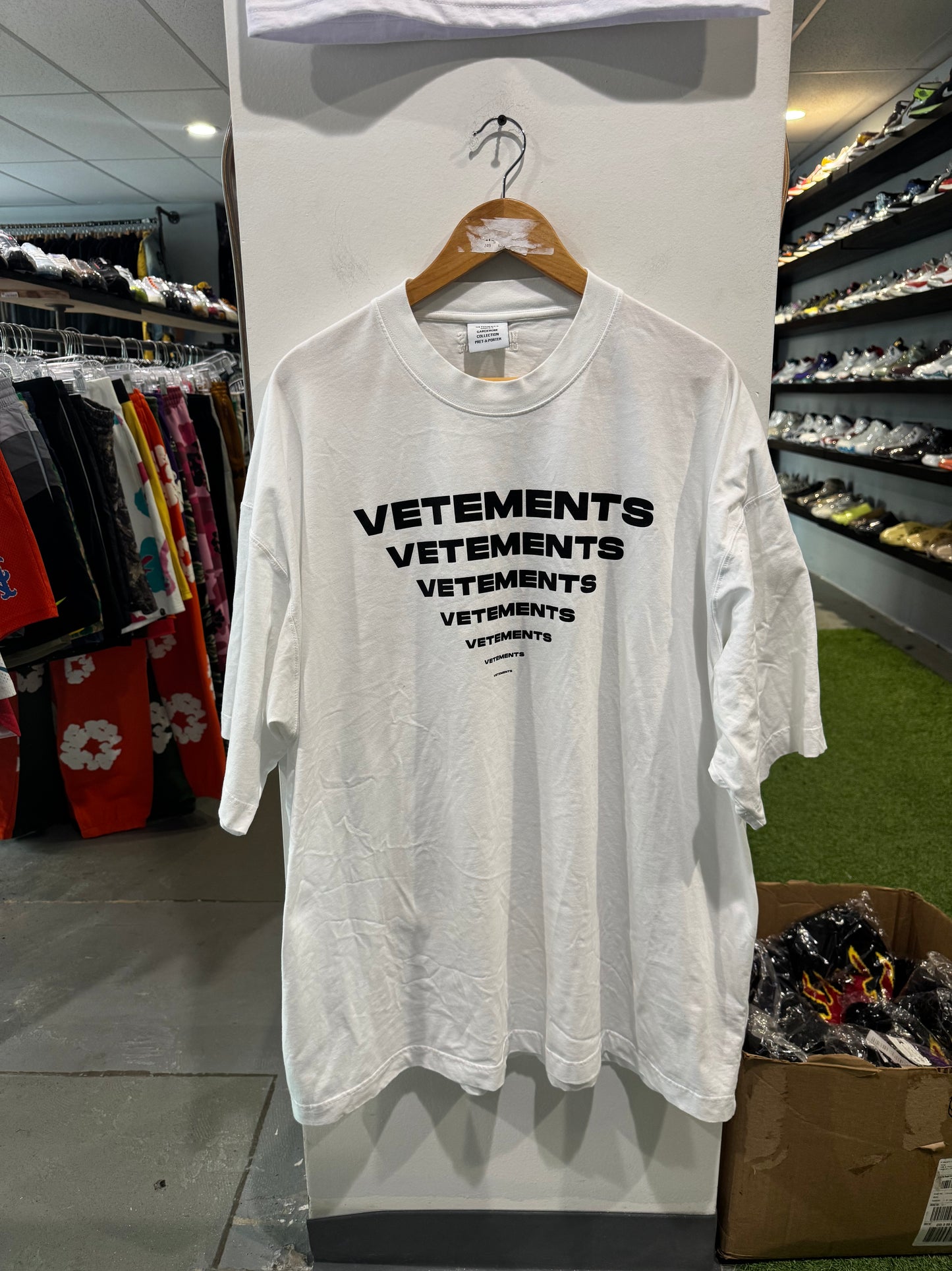 Vetements Pyramid Tee White (L)