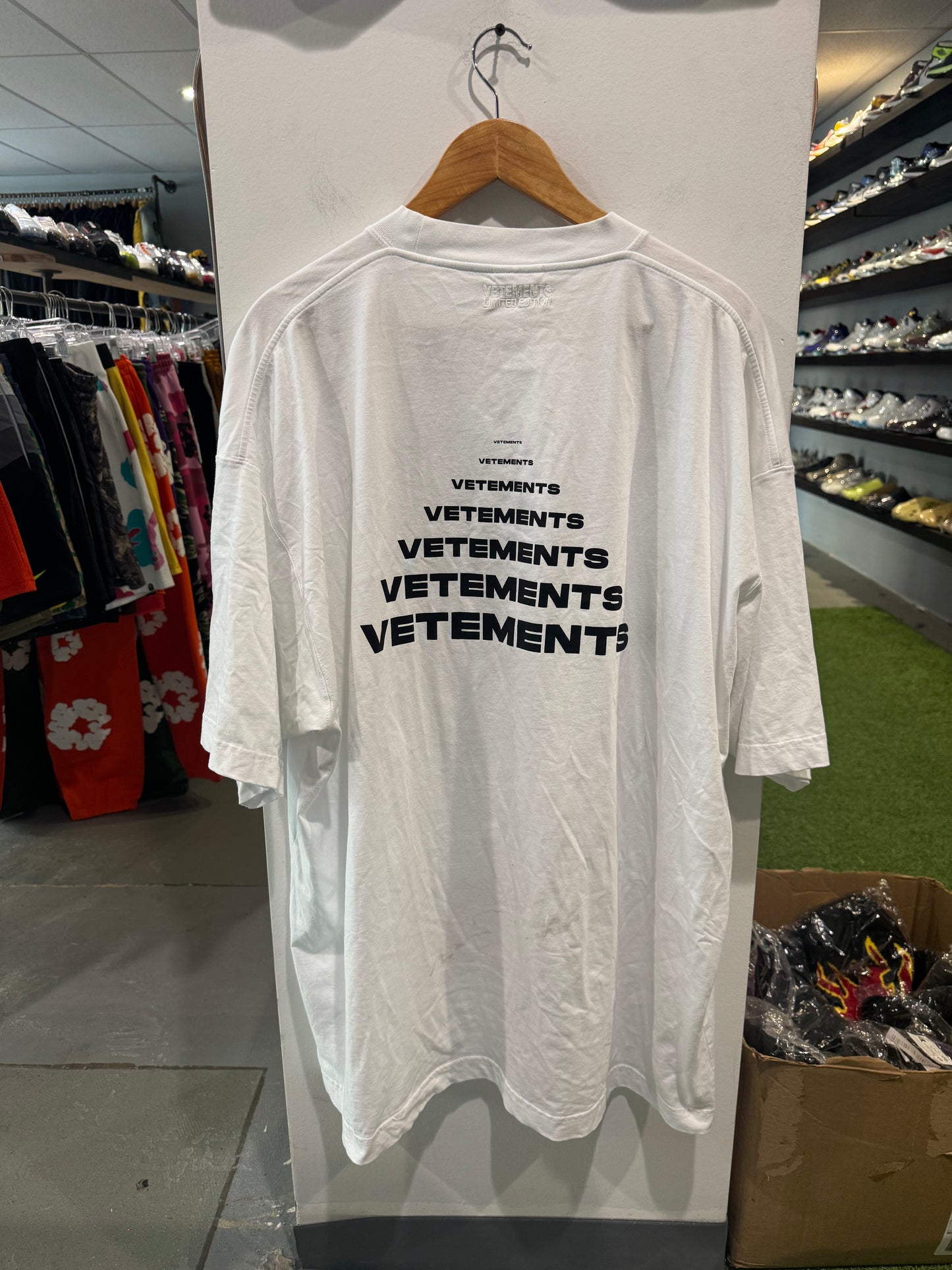 Vetements Pyramid Tee White (L)
