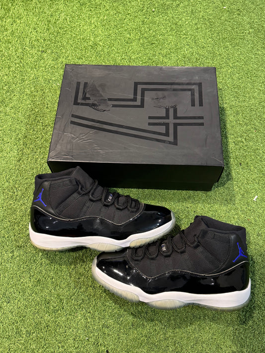 Jordan 11 Space Jam (11)