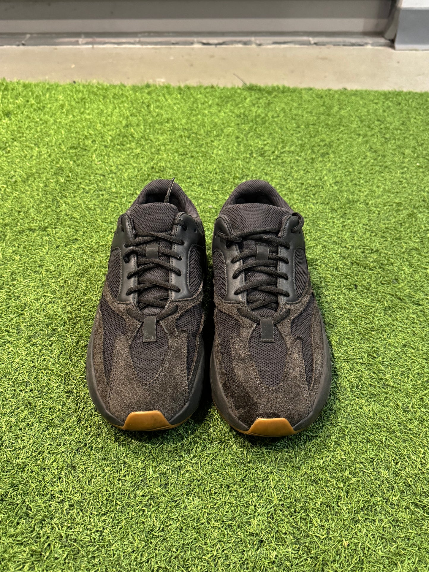 Yeezy 700 Utility Black (11)