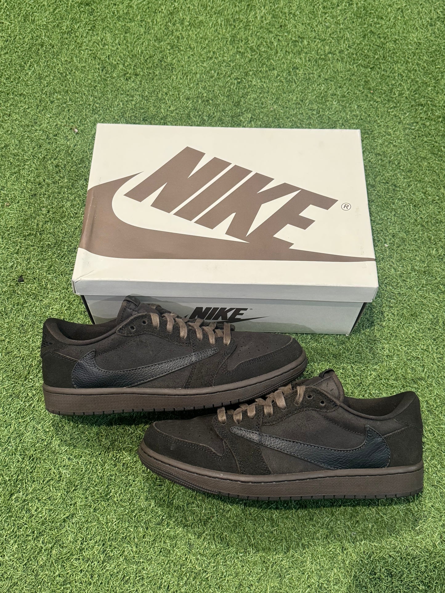 Jordan 1 Low Travis Scott Velvet Brown (9)