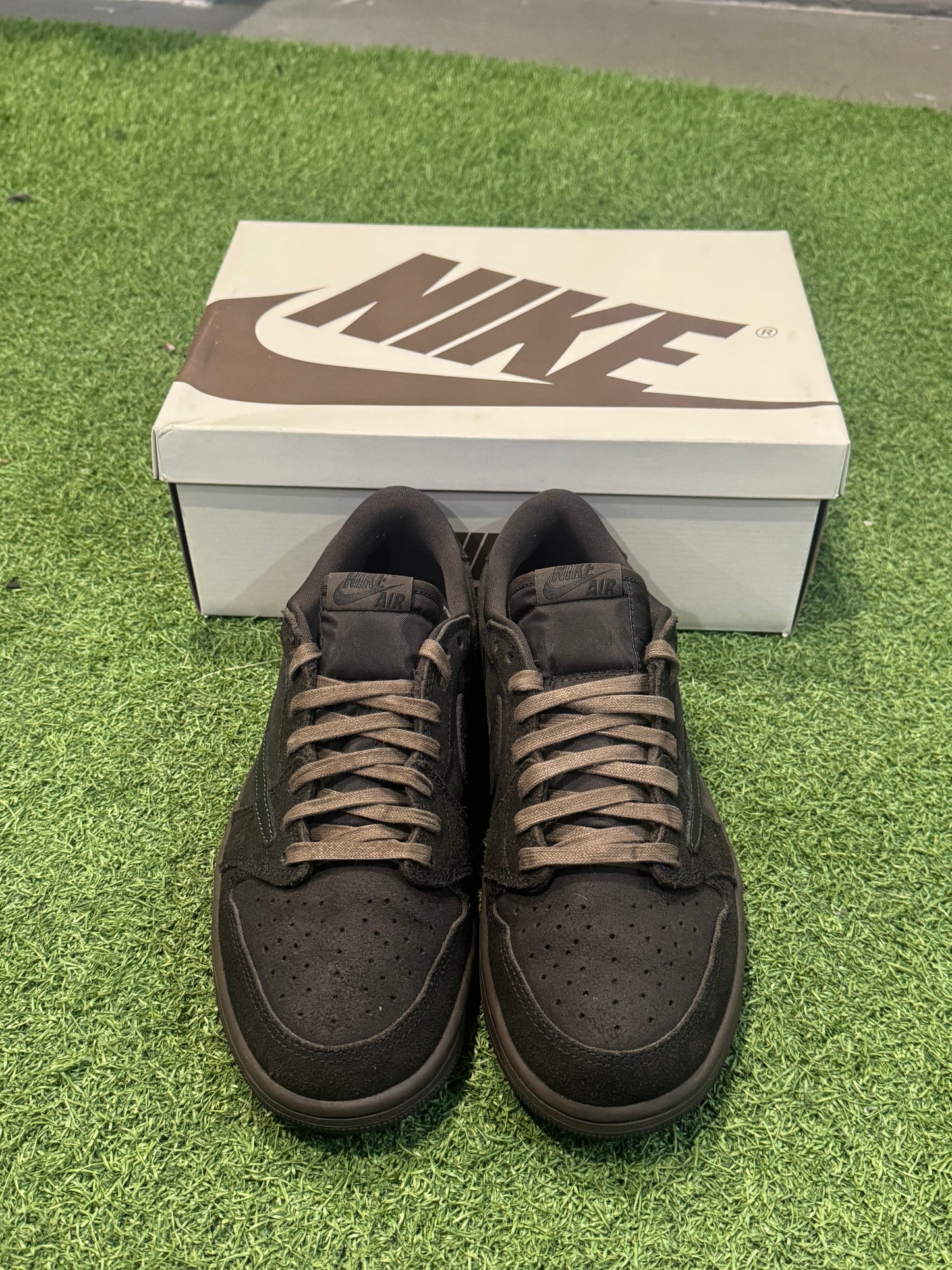 Jordan 1 Low Travis Scott Velvet Brown (9)