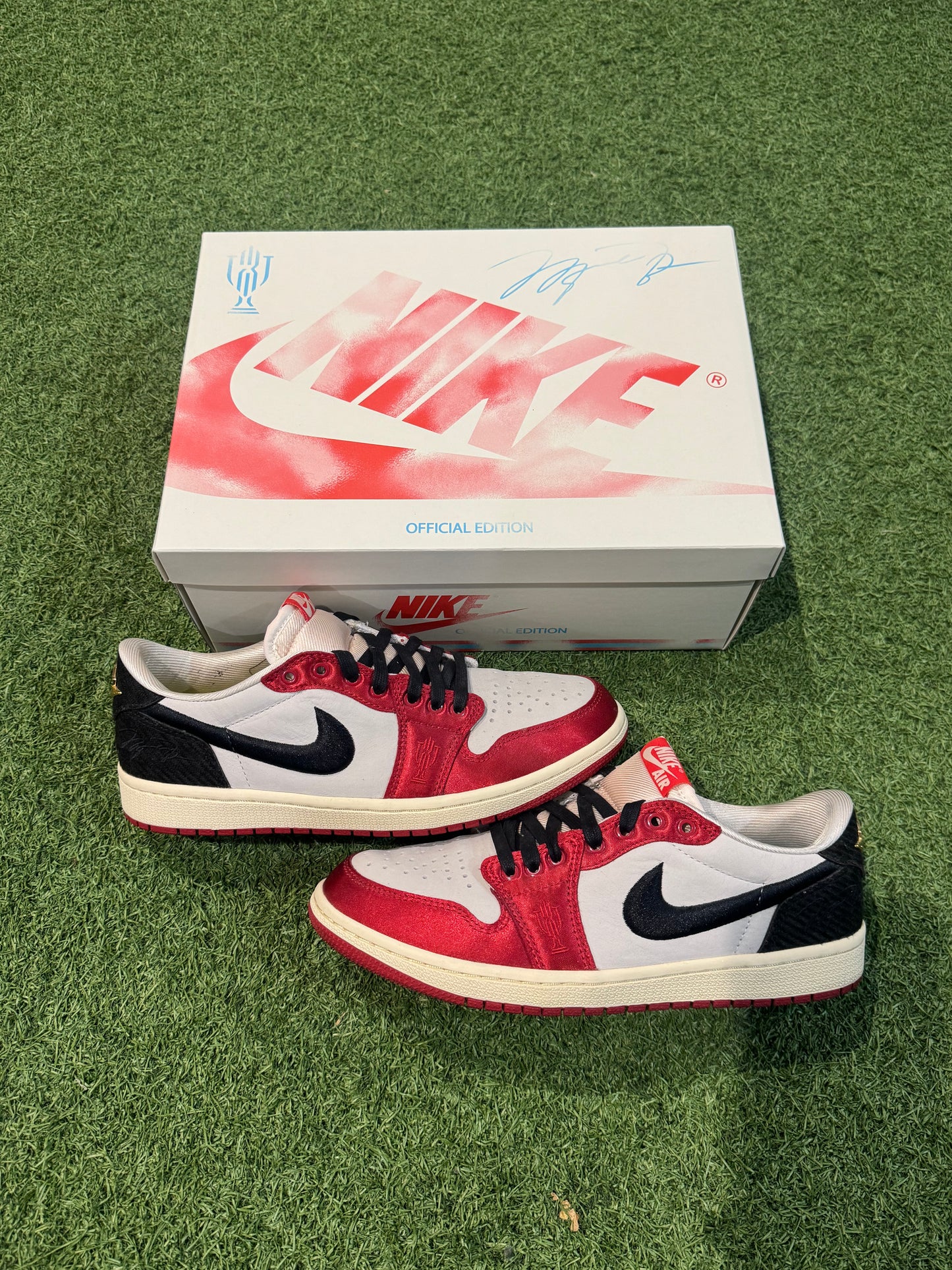 Jordan 1 Low Trophy Room Away (8)