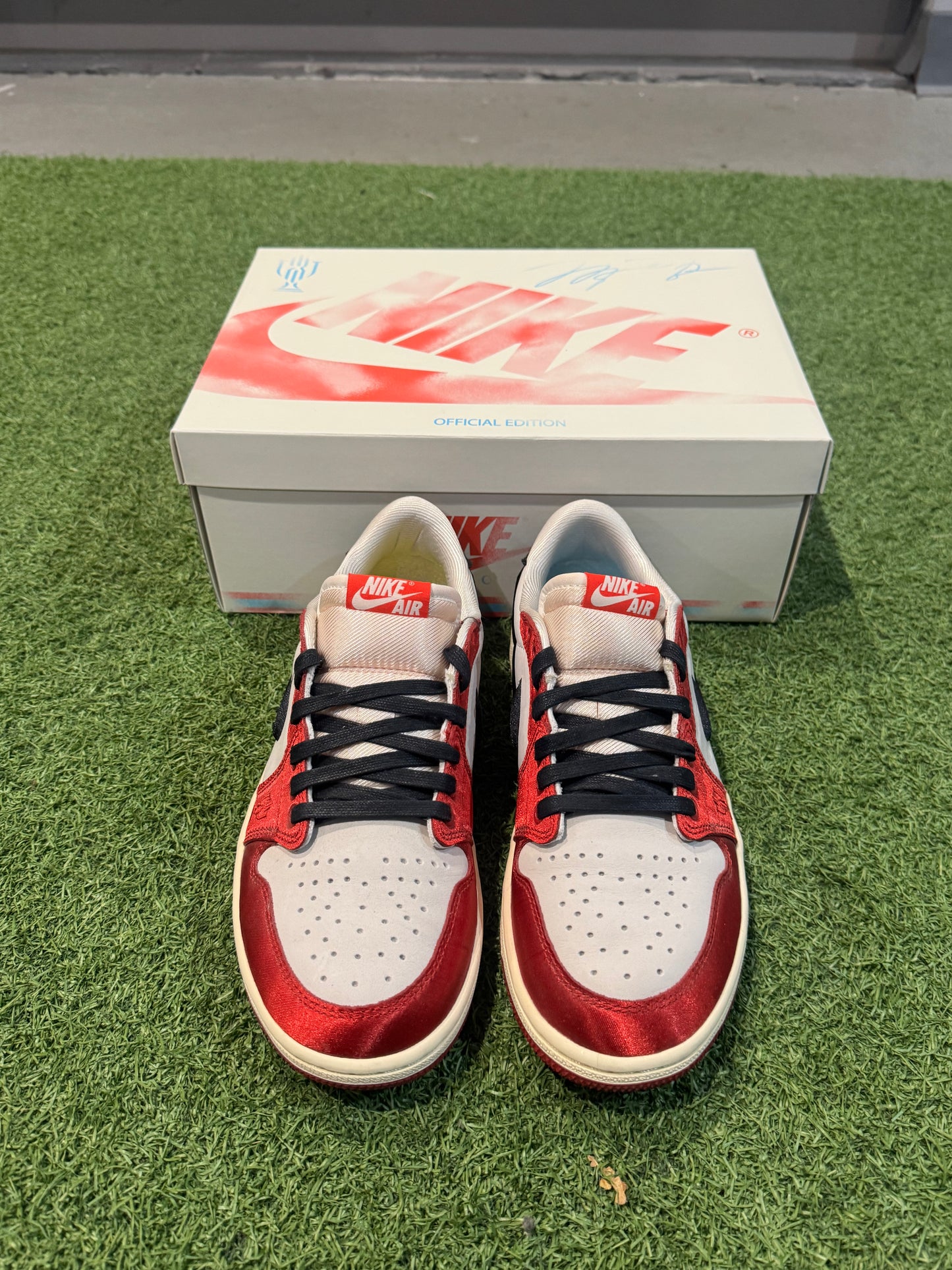 Jordan 1 Low Trophy Room Away (8)