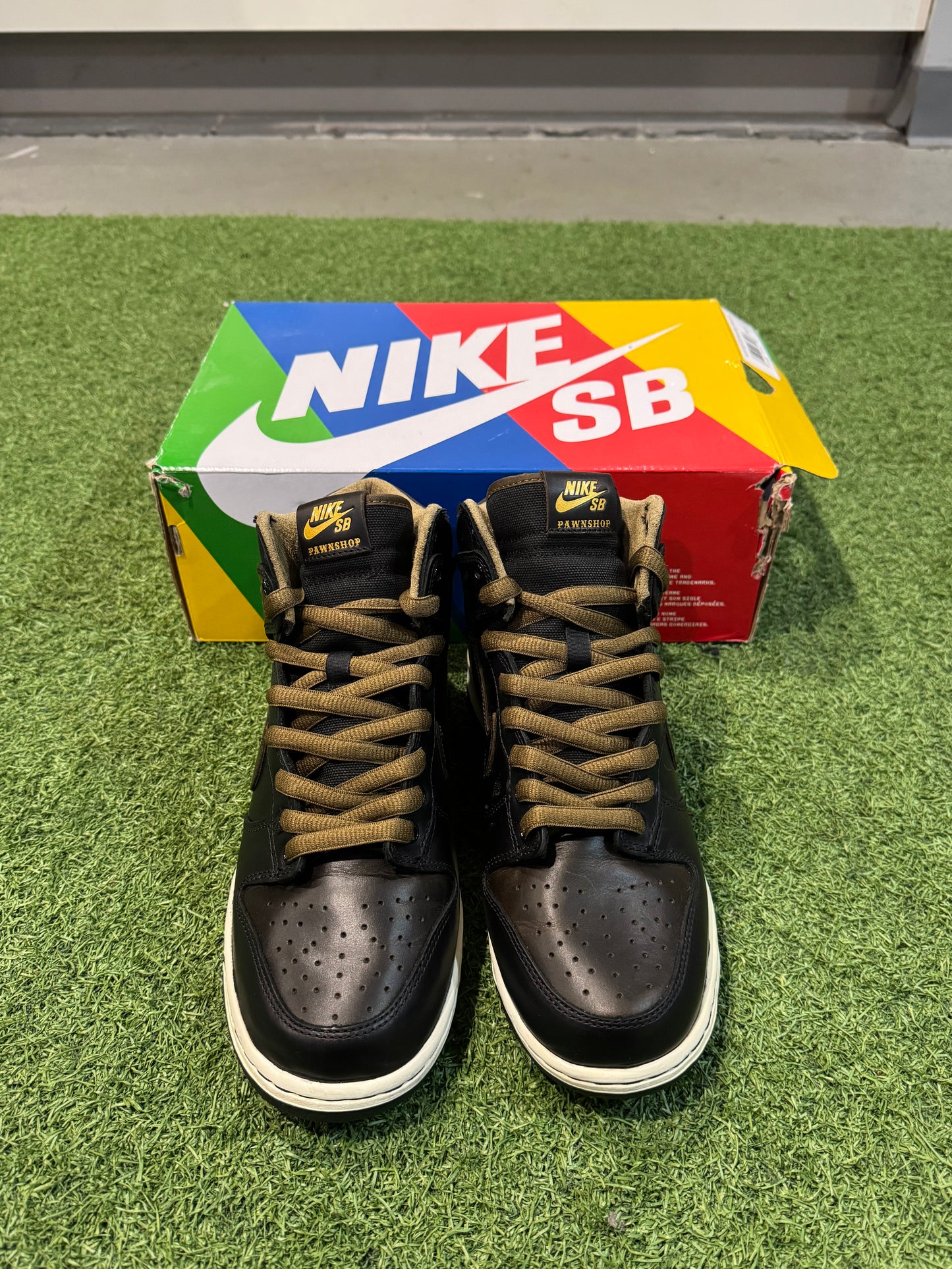 Dunk High SB Pawnshop Skate Co. (8.5)
