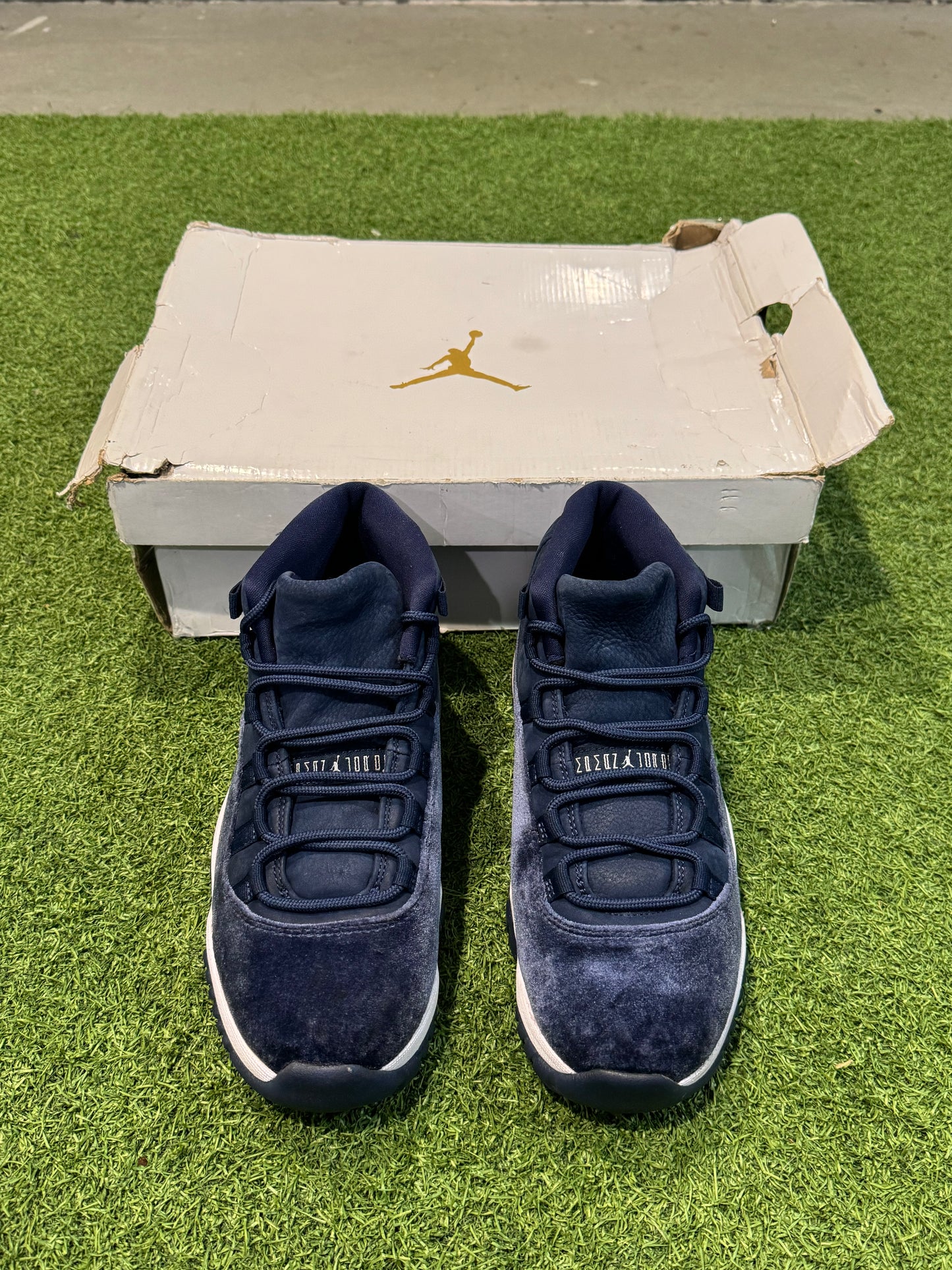 Jordan 11 Midnight Navy (9W)
