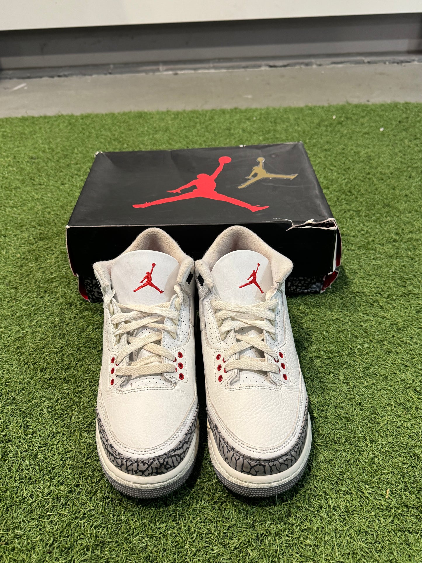 Jordan 3 White Cement (7Y)