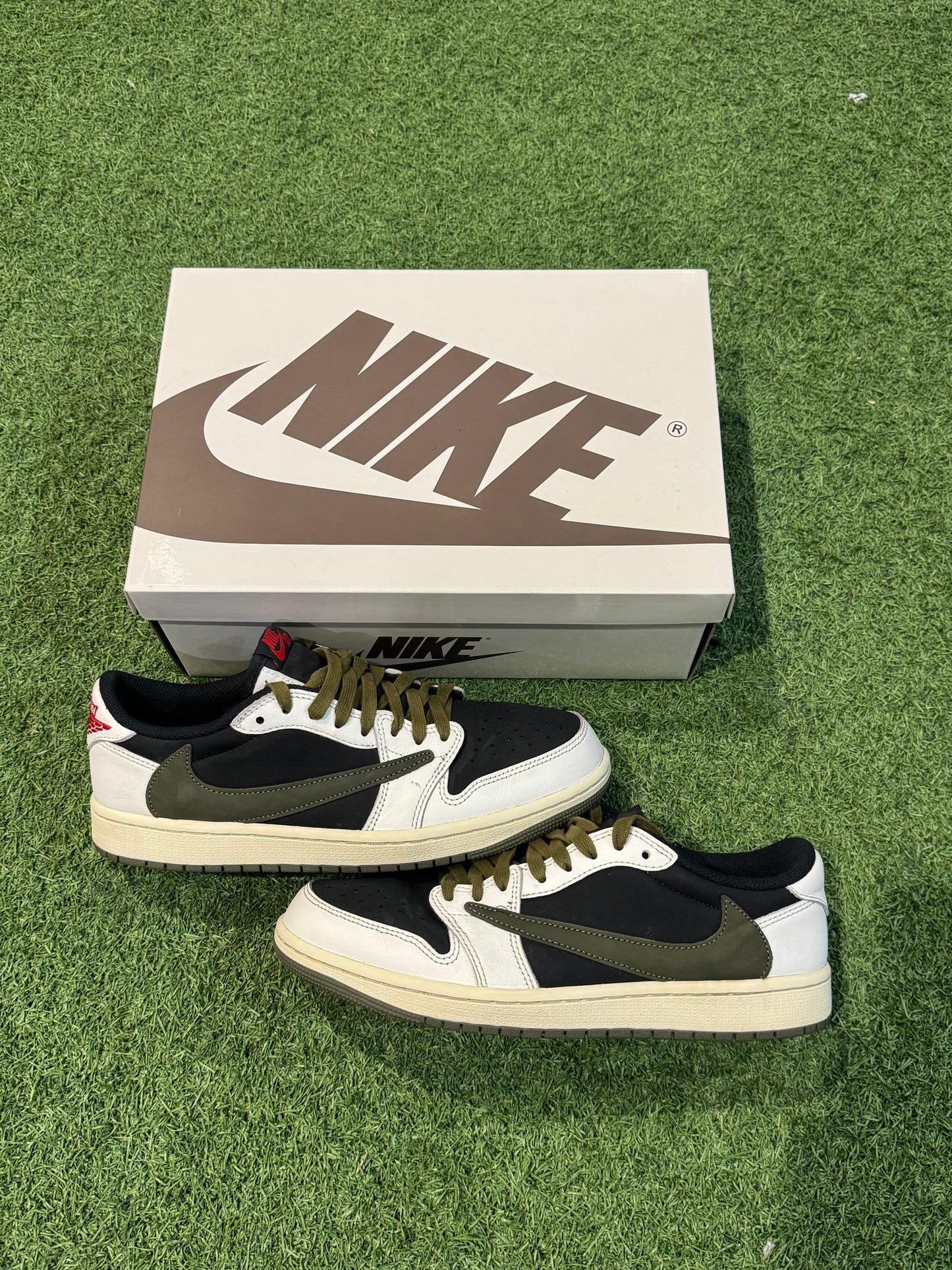 Jordan 1 Low Travis Scott Olive (9W)