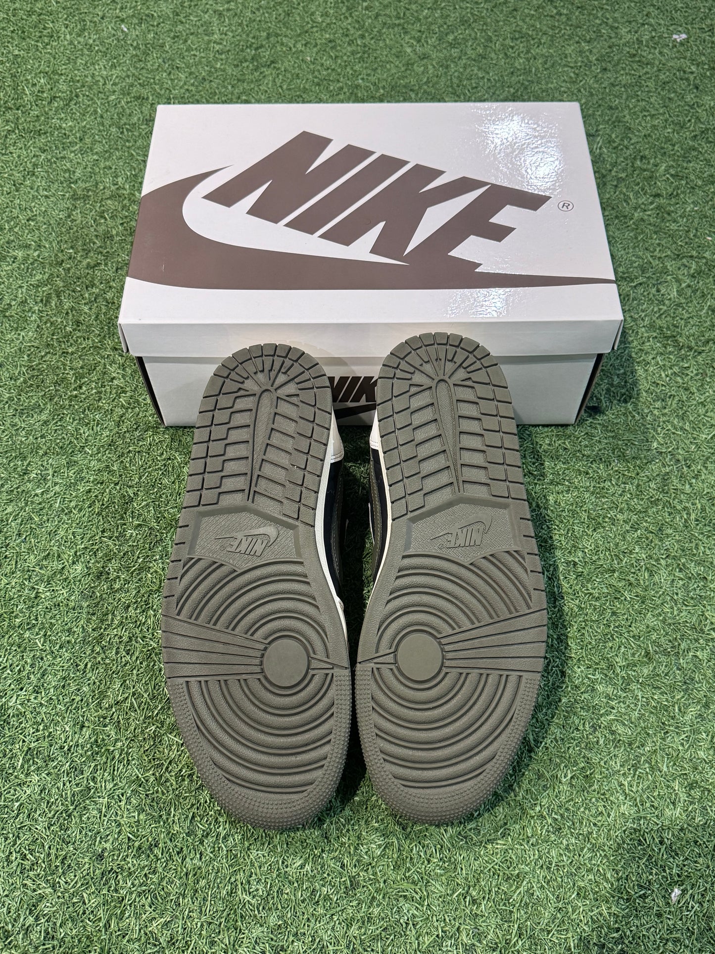Jordan 1 Low Travis Scott Olive (9W)