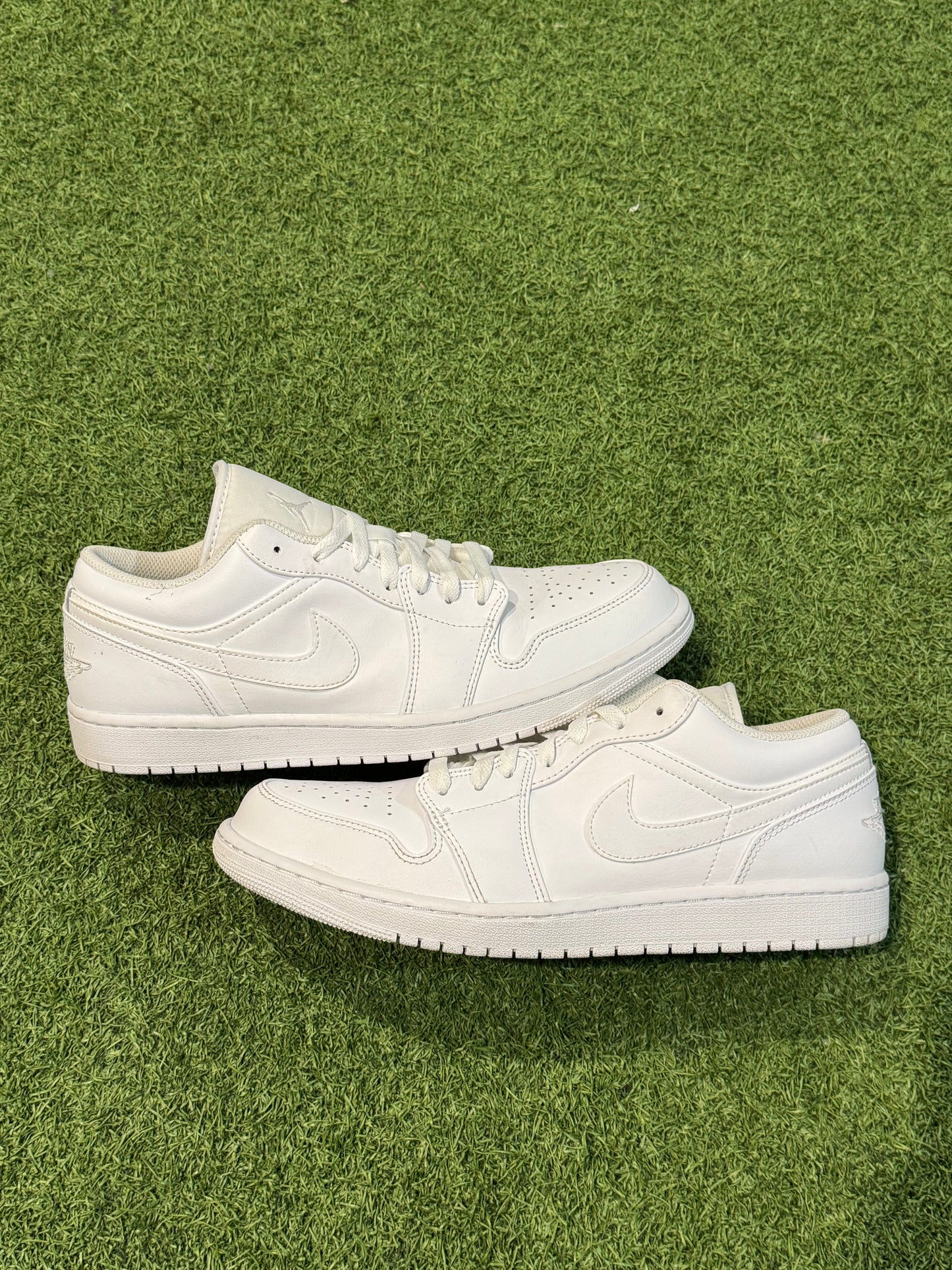 Jordan 1 Low Triple White (10.5)