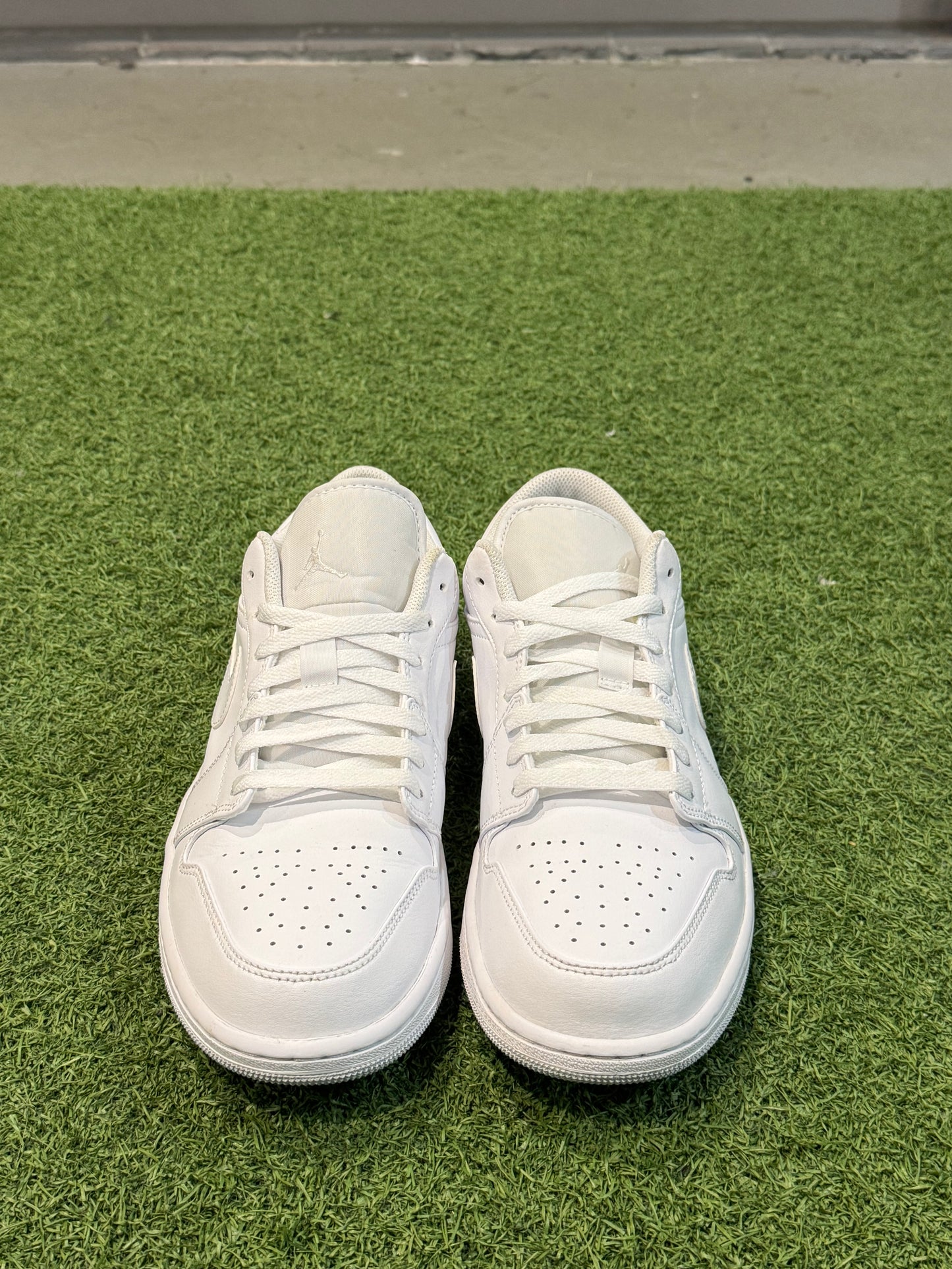 Jordan 1 Low Triple White (10.5)