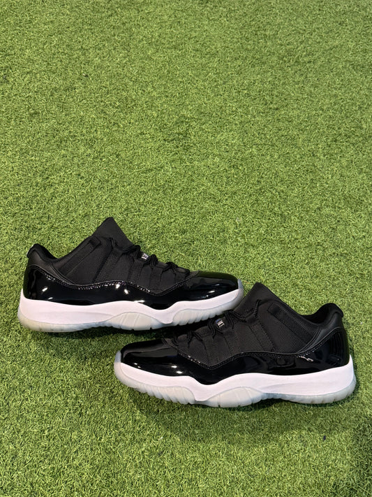 Jordan 11 Low Space Jam (9.5)