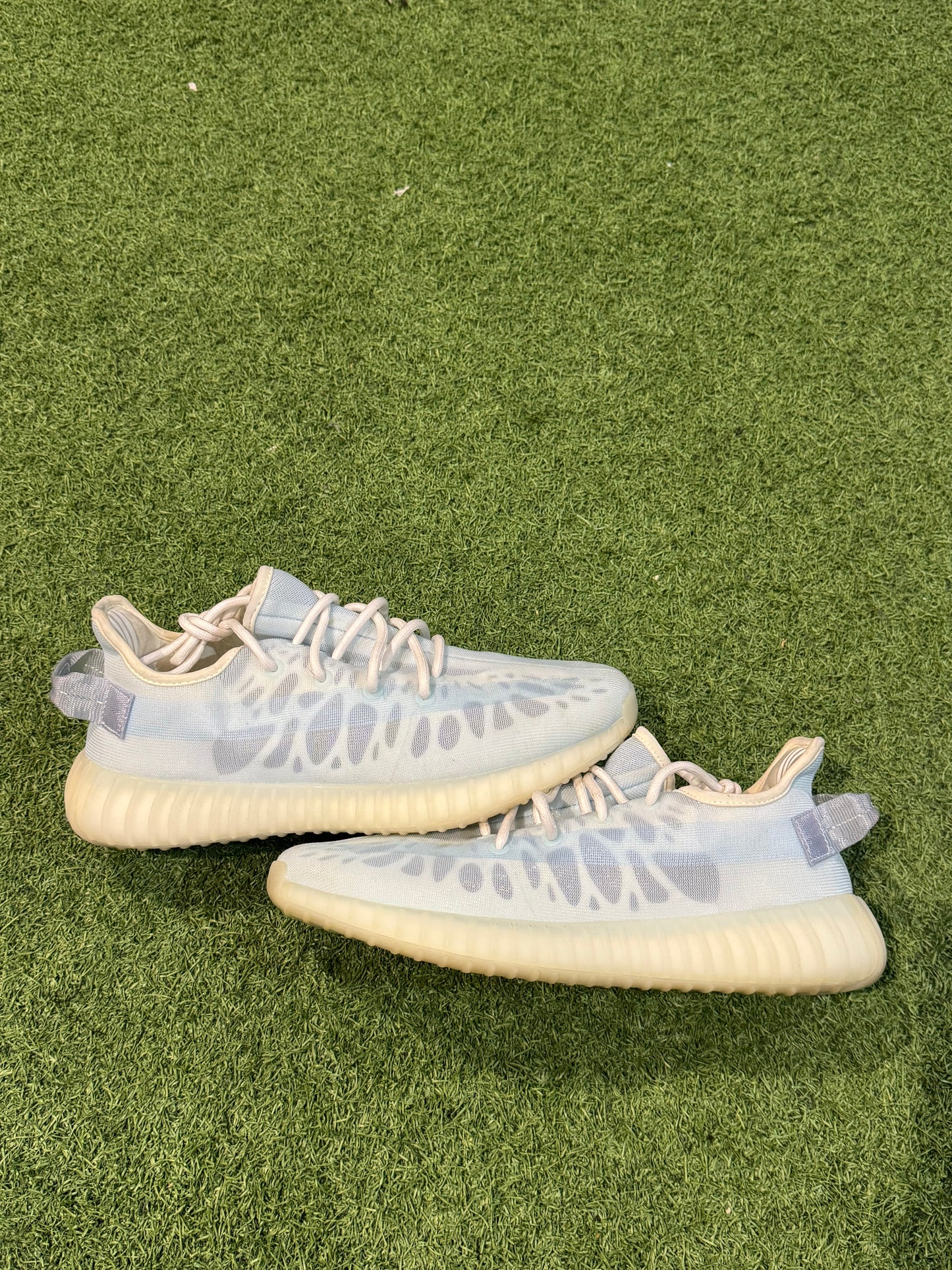 Yeezy 350 Mono Ice (9.5)