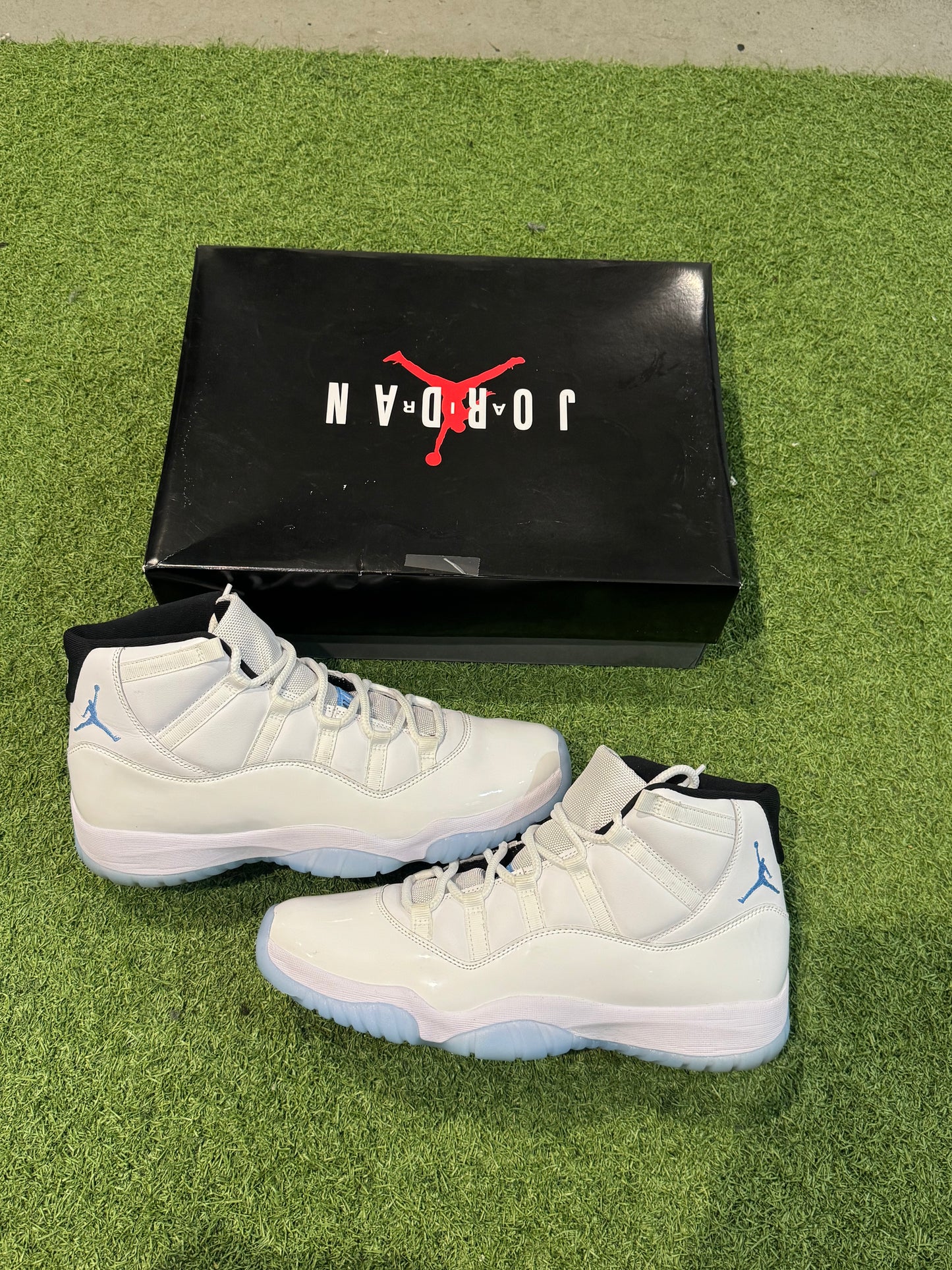 Jordan 11 Legend Blue (12)