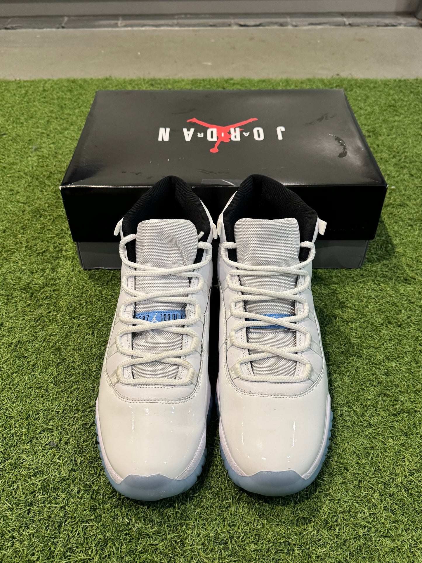 Jordan 11 Legend Blue (12)