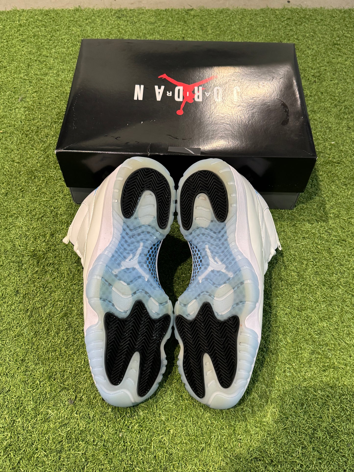 Jordan 11 Legend Blue (12)