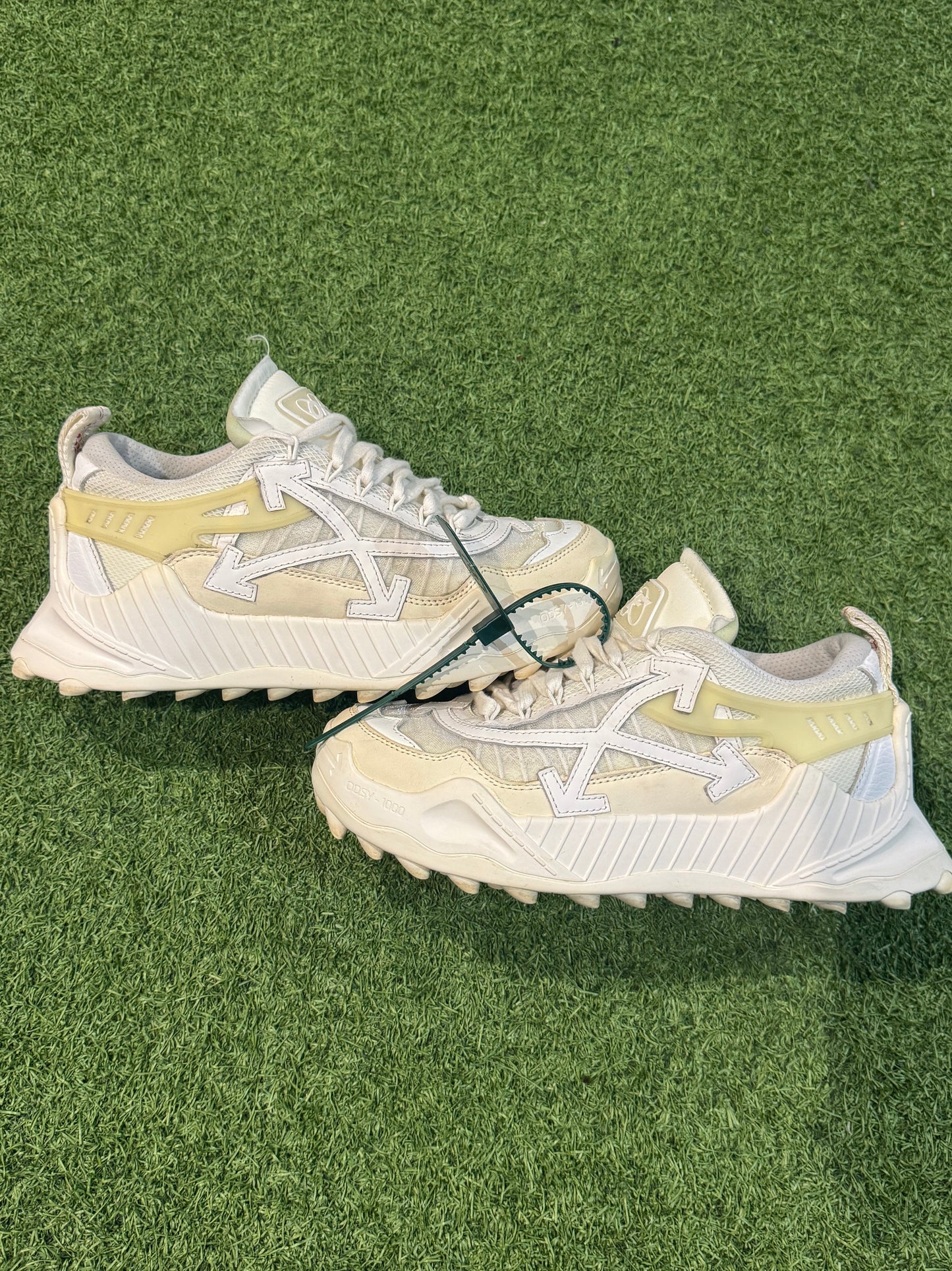 Off-White ODSY 1000 (40EU)