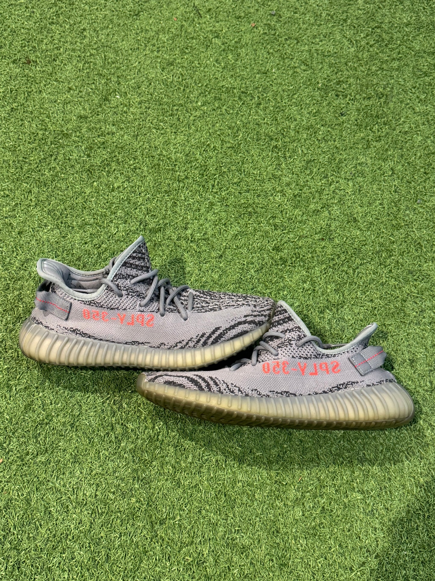 Yeezy 350 Beluga 2.0 (9.5)