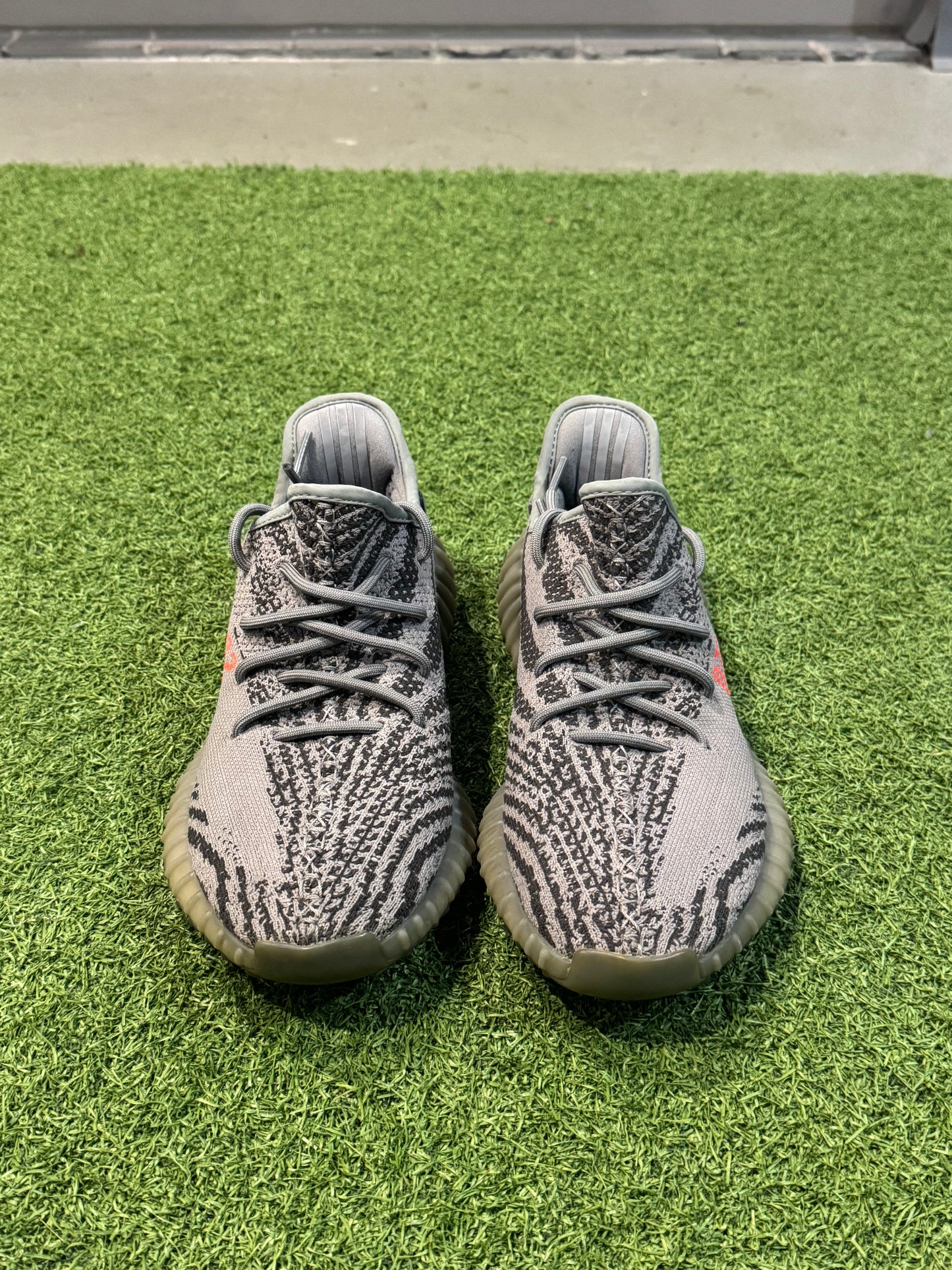 Yeezy 350 Beluga 2.0 (9.5)