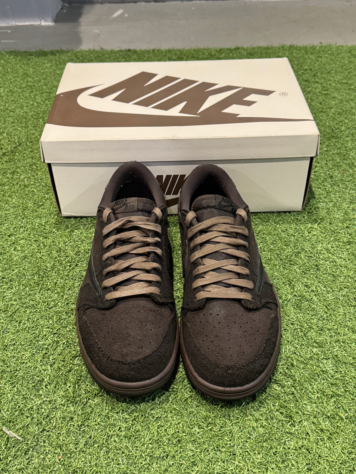 Jordan 1 Low Travis Scott Velvet Brown (10.5)