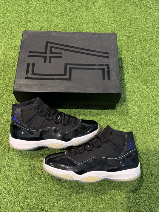Jordan 11 Space Jam (11)